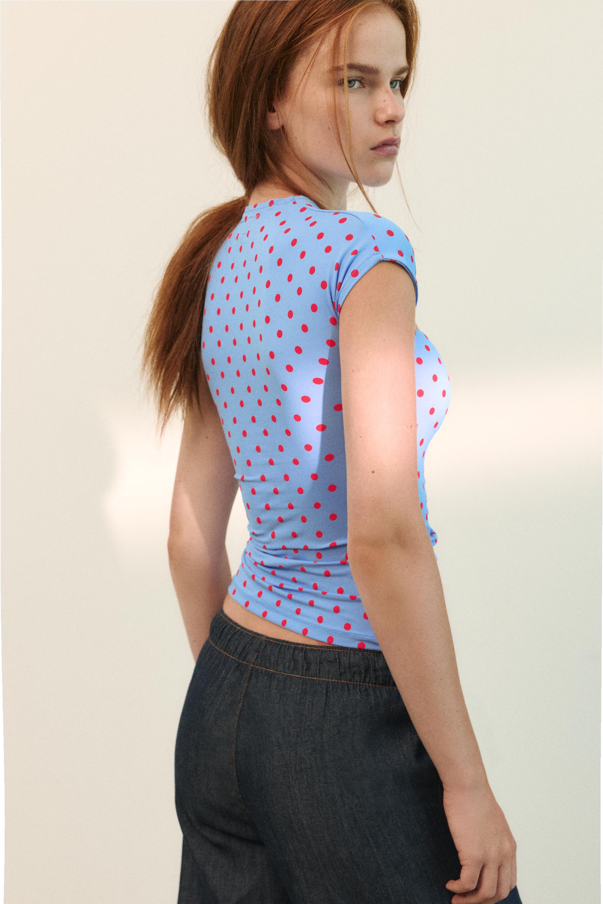 Cut-out T-shirt — Pastel blue