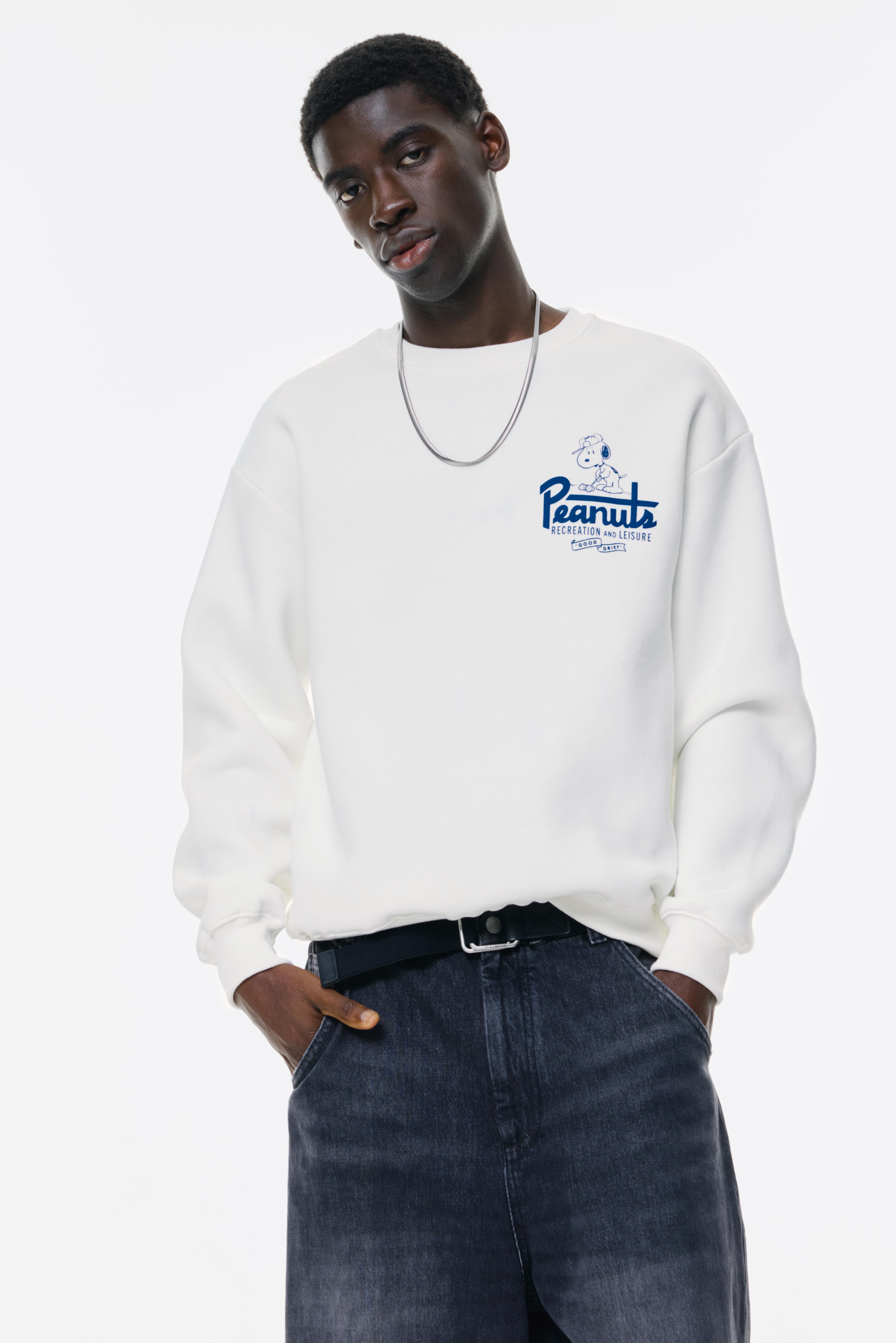 White Snoopy Sweatshirt - Pull&Bear United States