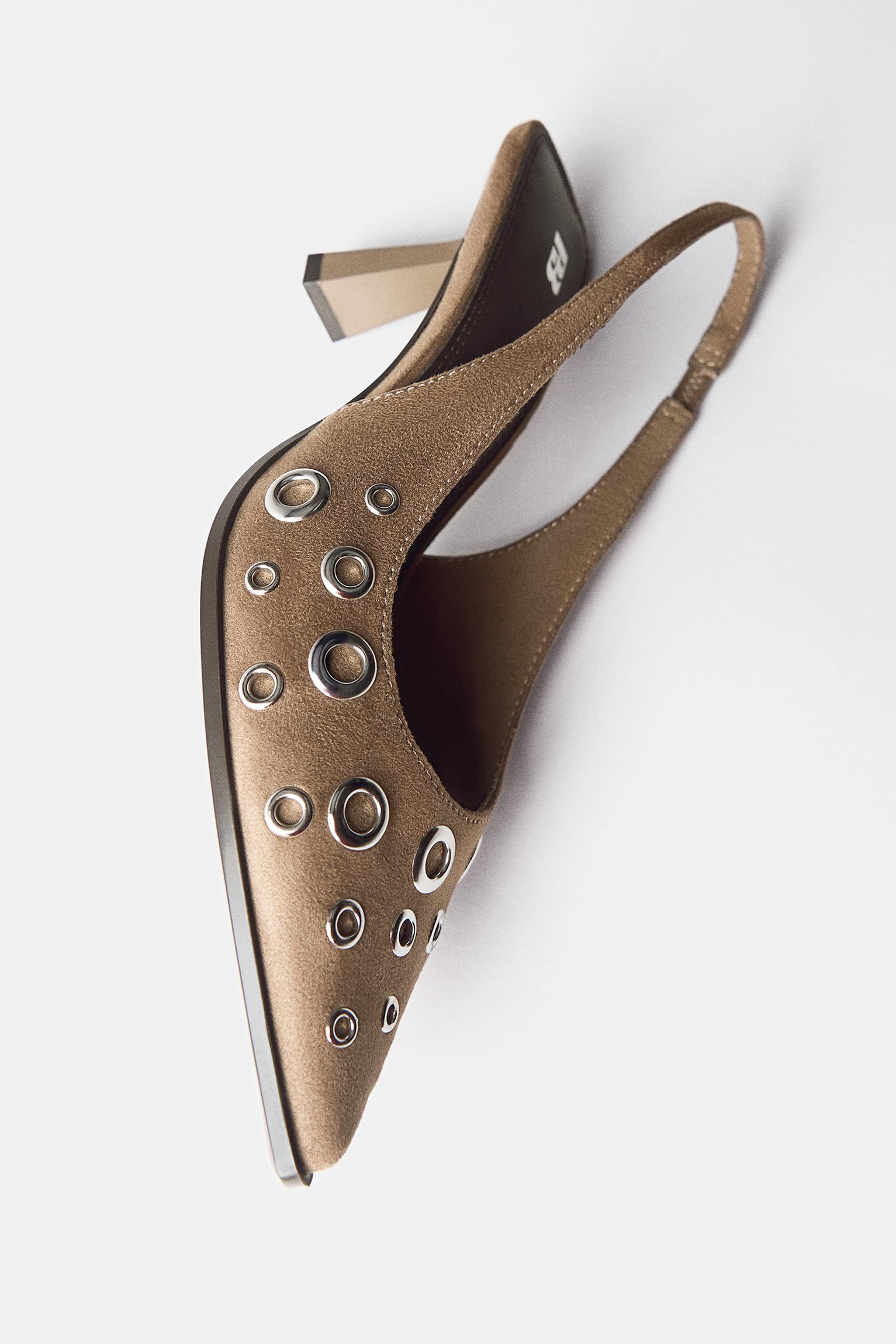 Studded high-heel shoes — Brown