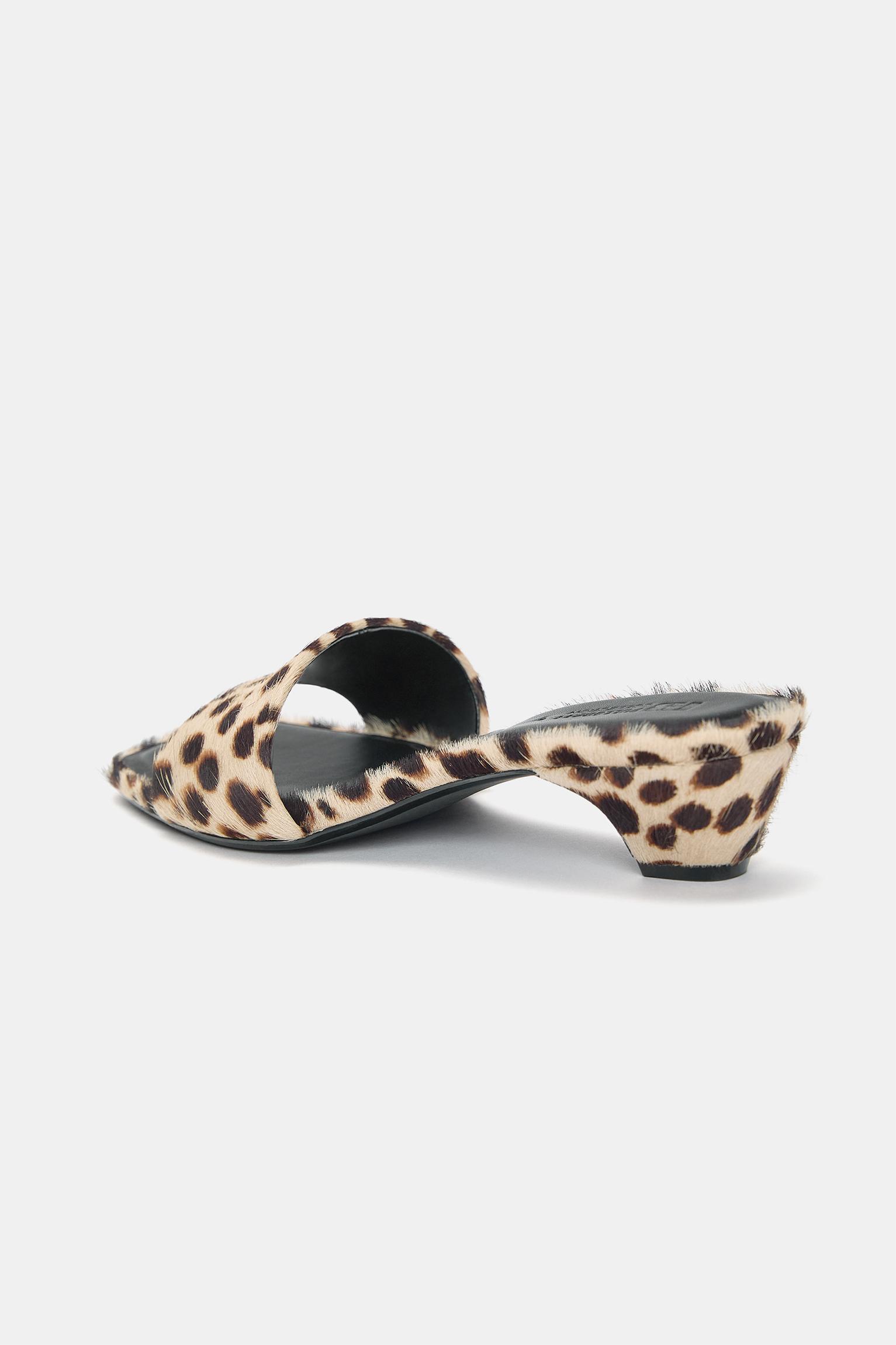Leopar desenli topuklu deri sandalet - Görsel 20