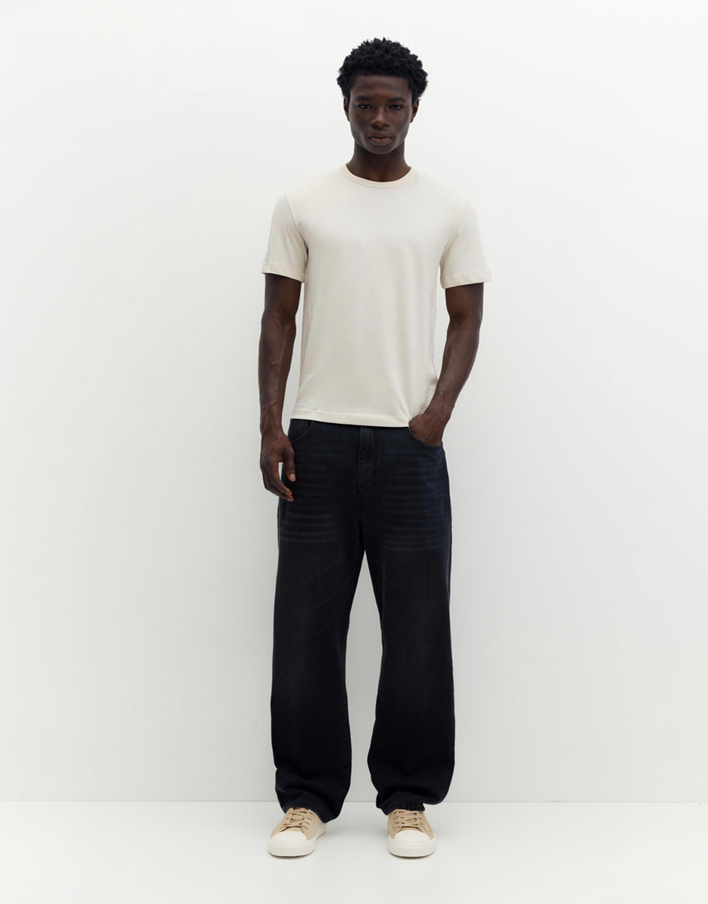 Slim fit basic T-shirt — Butter