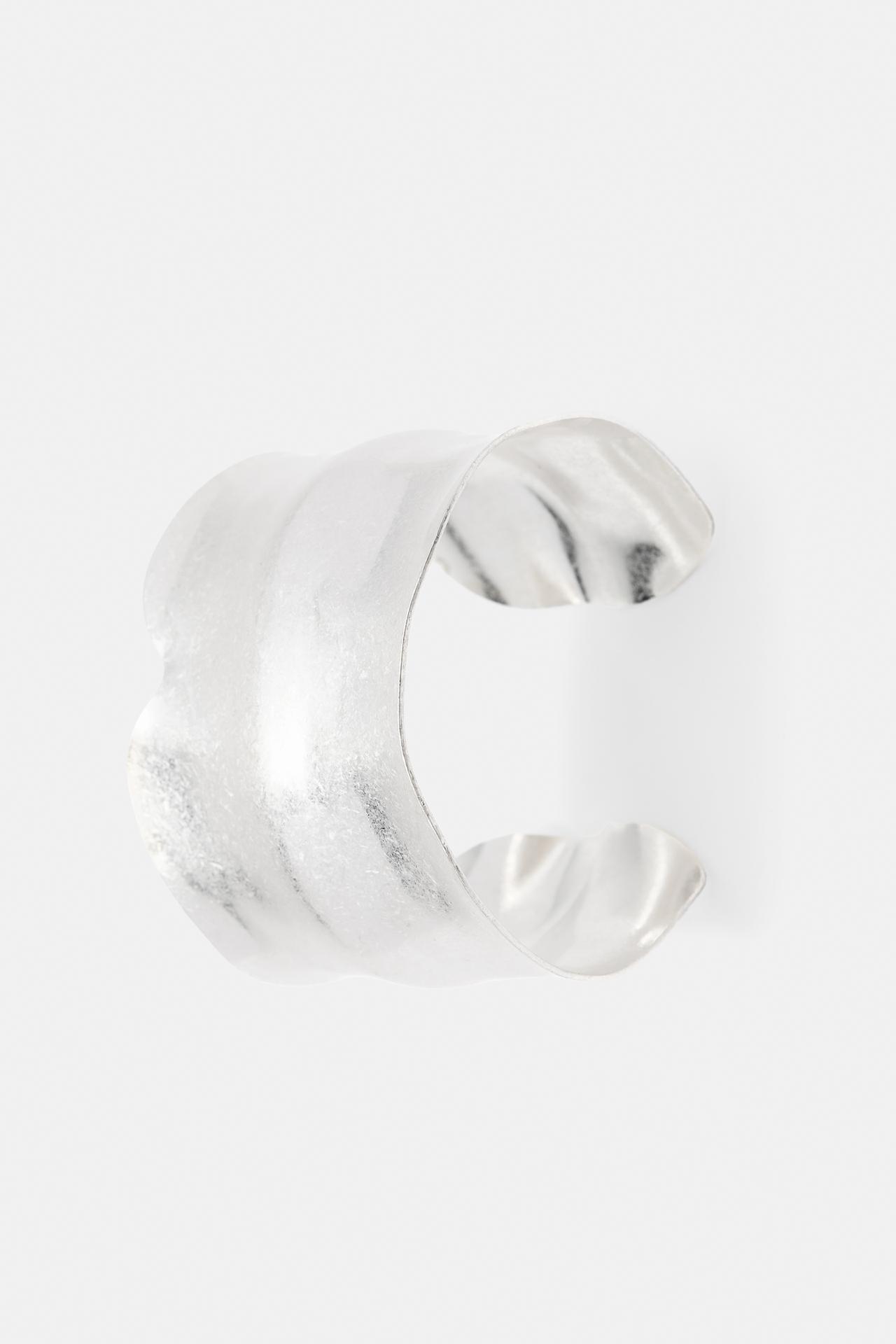 Irregular rigid arm cuff — Silver
