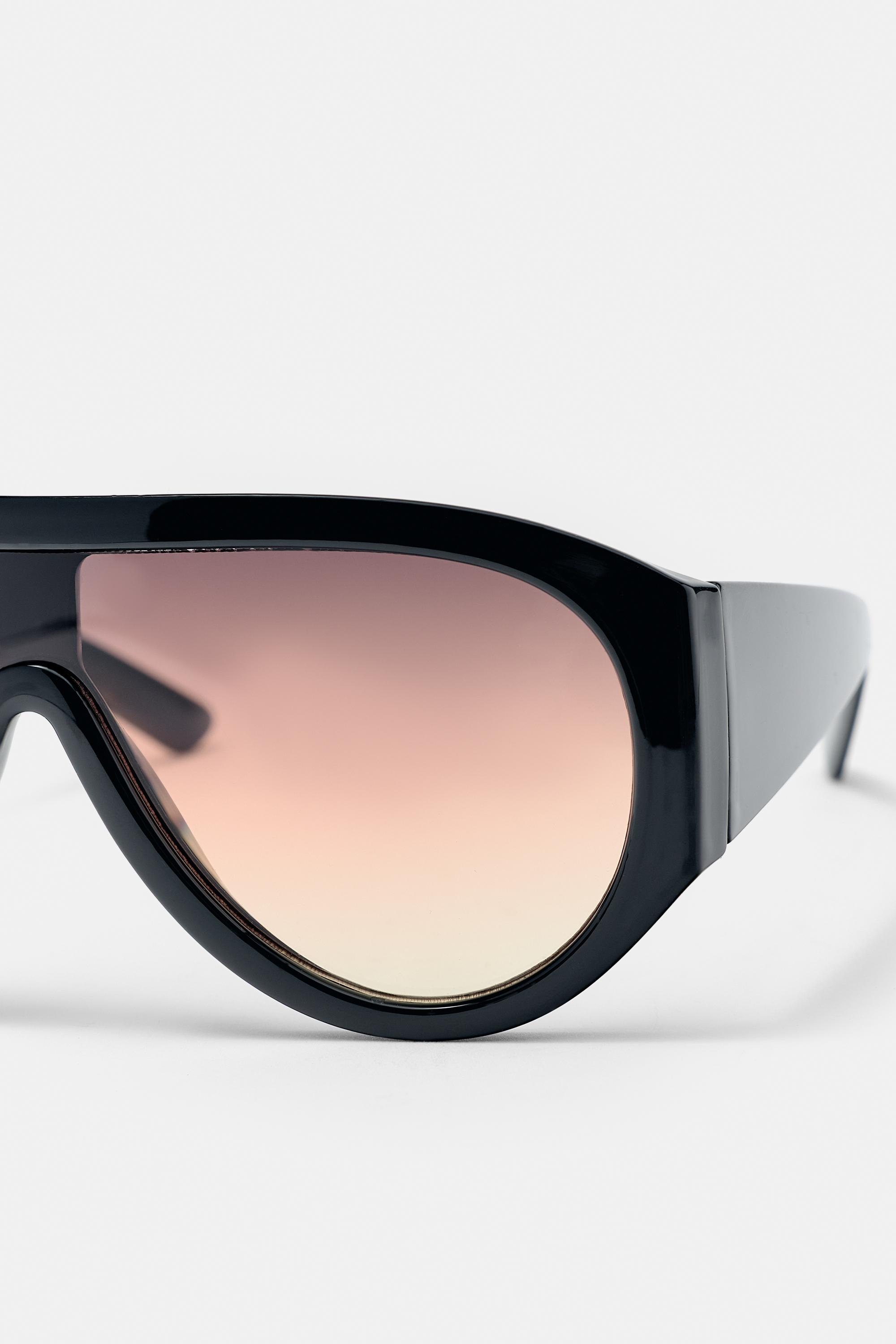 Aviator sunglasses — Brown