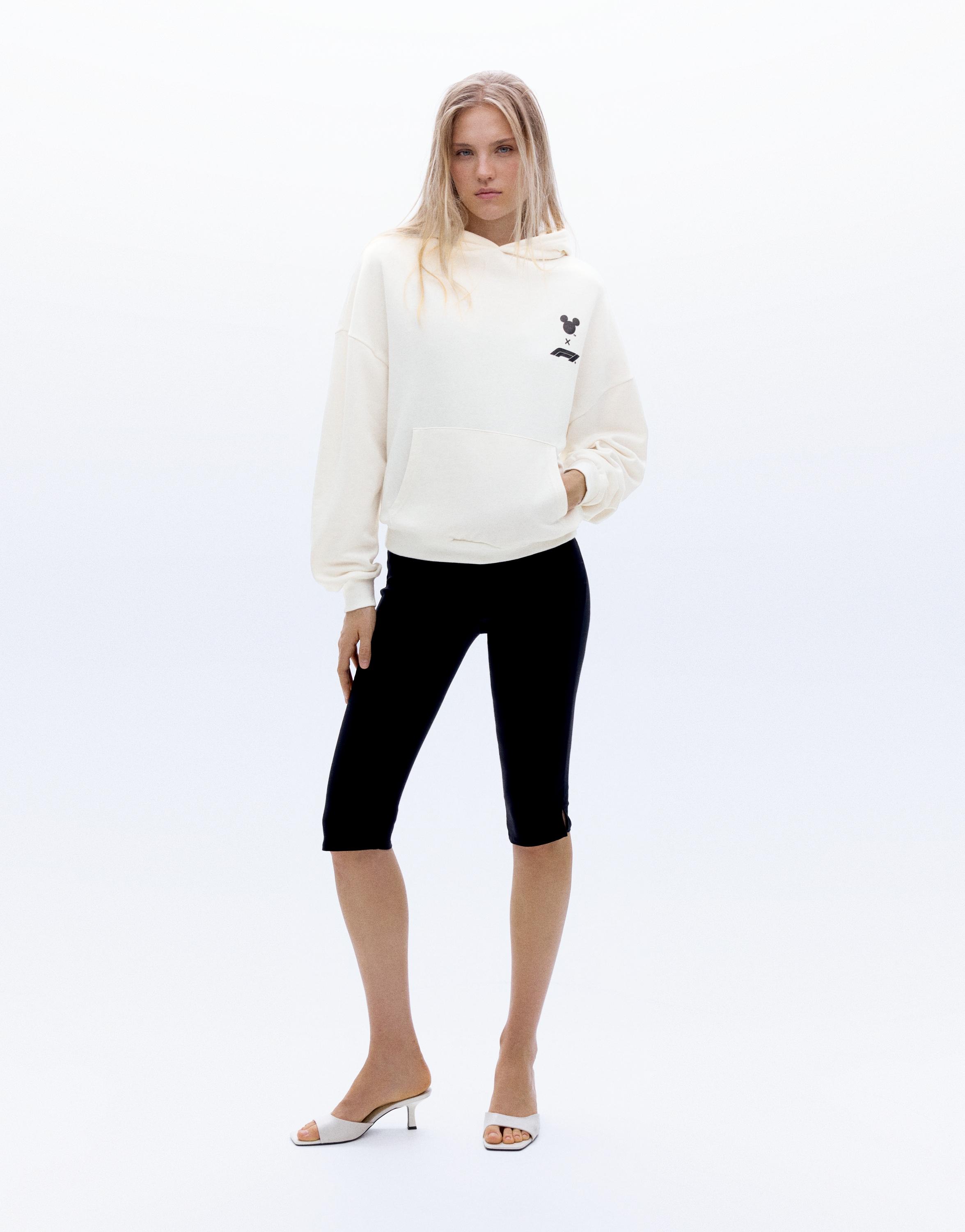 Pull&Bear Disney x F1 beyaz kapüşonlu sweatshirt görsel 6