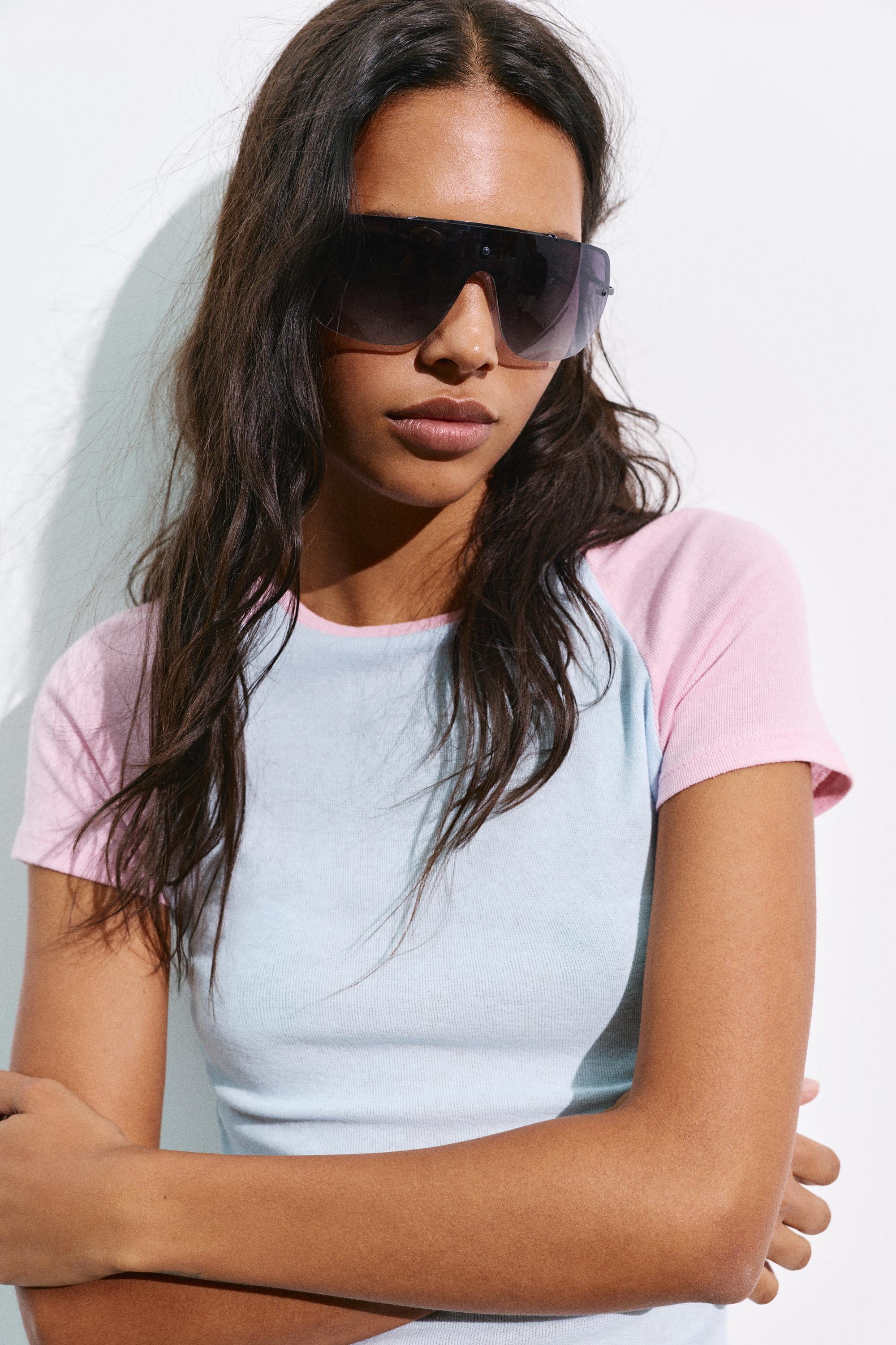 Shield sunglasses — Black