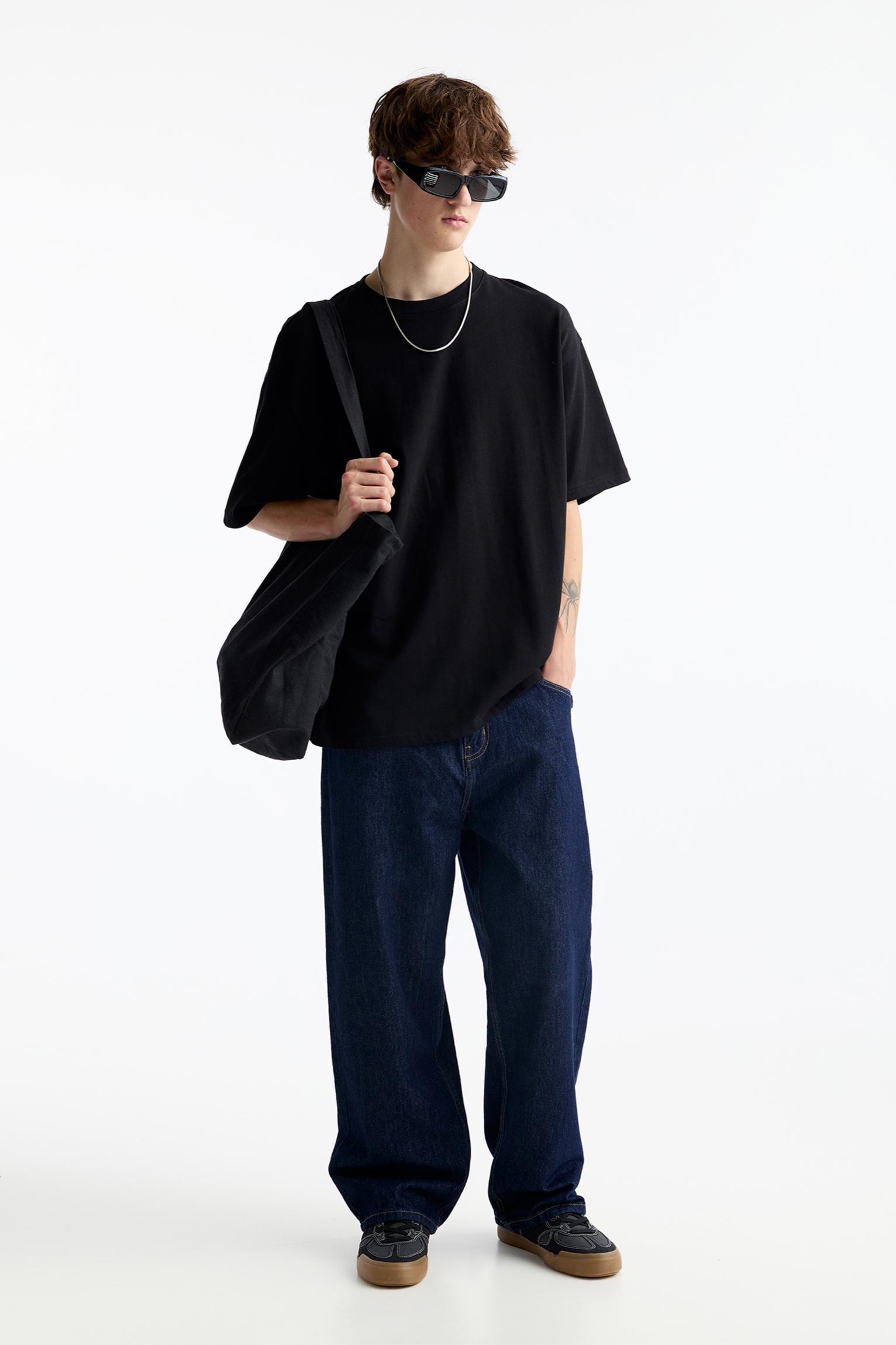 Heavy weight T-shirt — Black