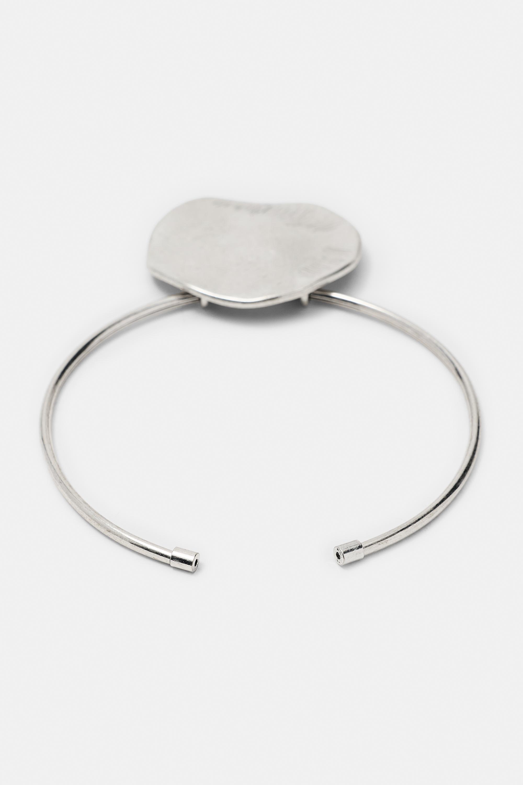 Rigid pendant necklace — Silver
