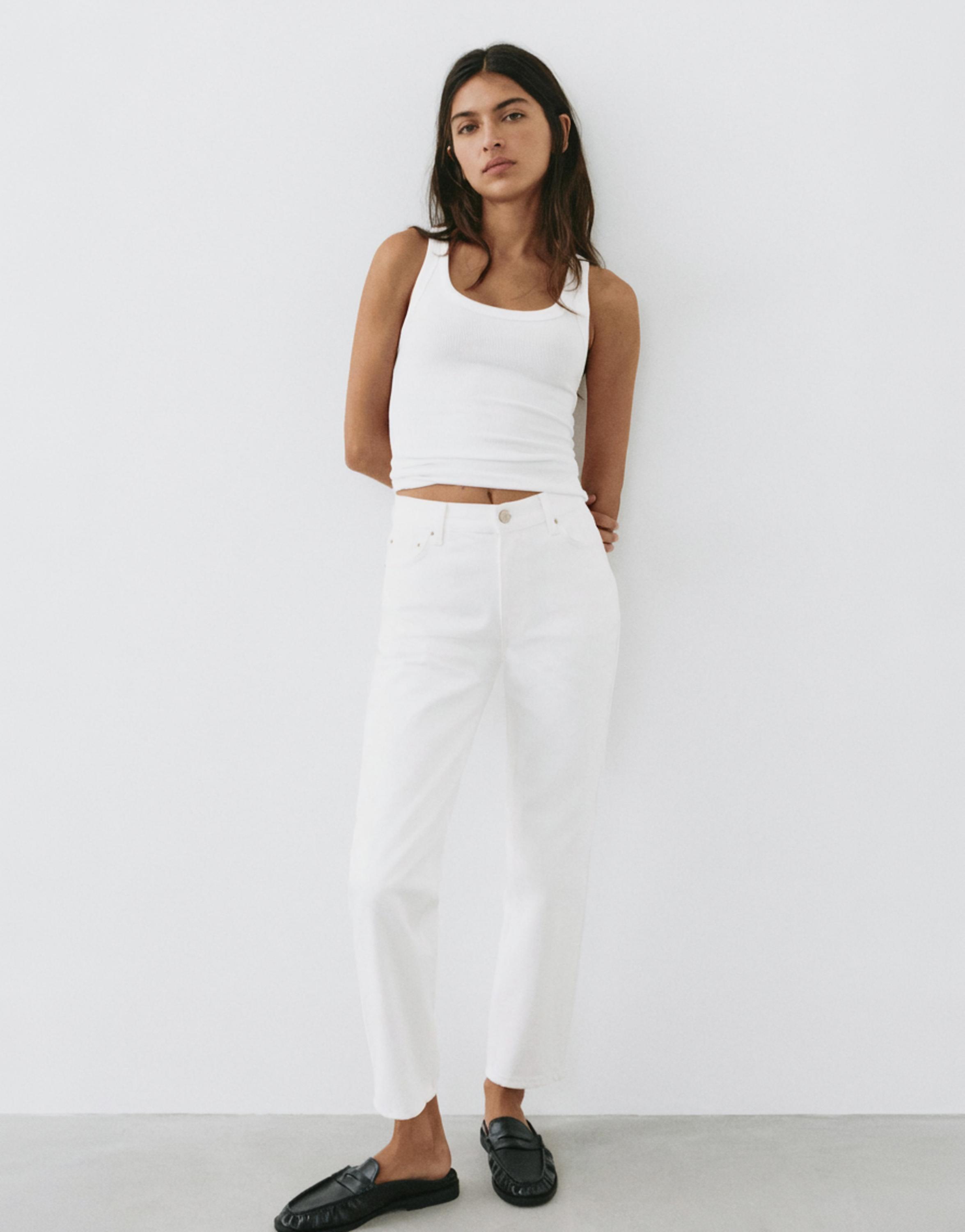 High-waist mom jeans — Bright white