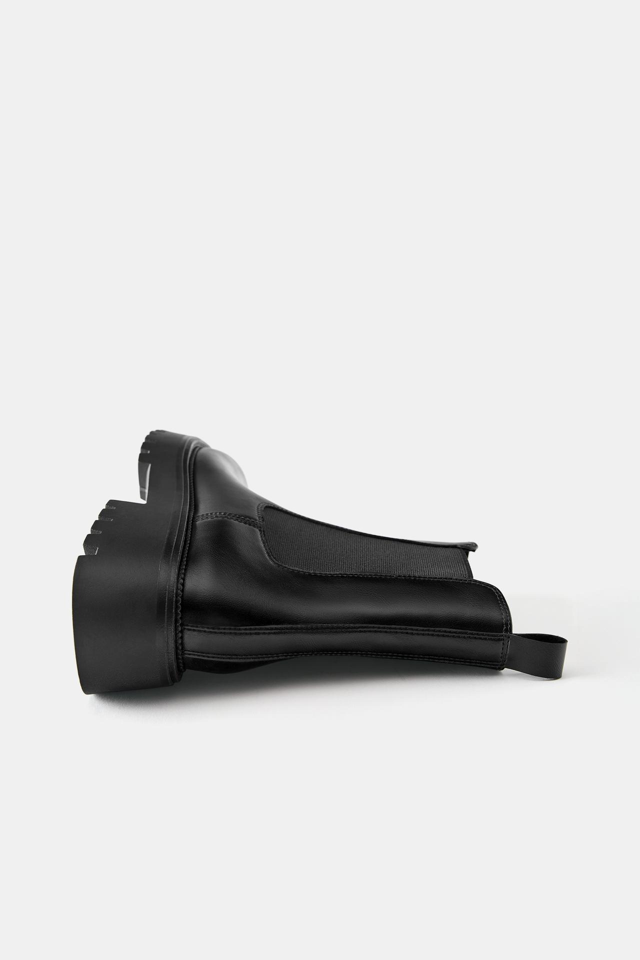 Flat Chelsea ankle boots — Black