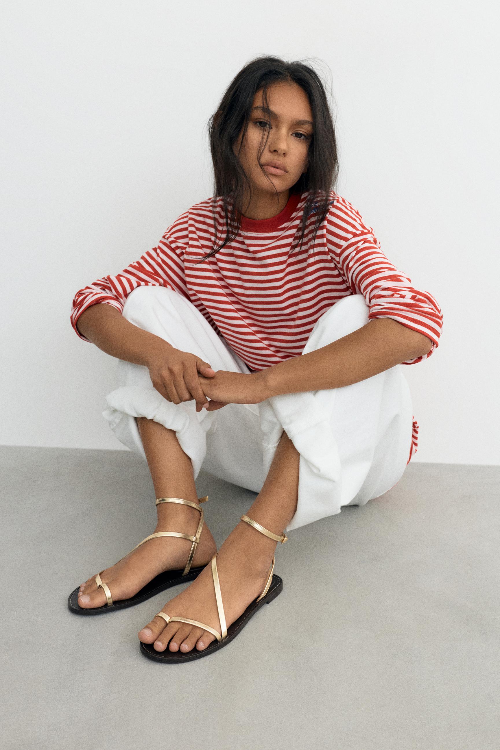 Gold flat sandals — Gold