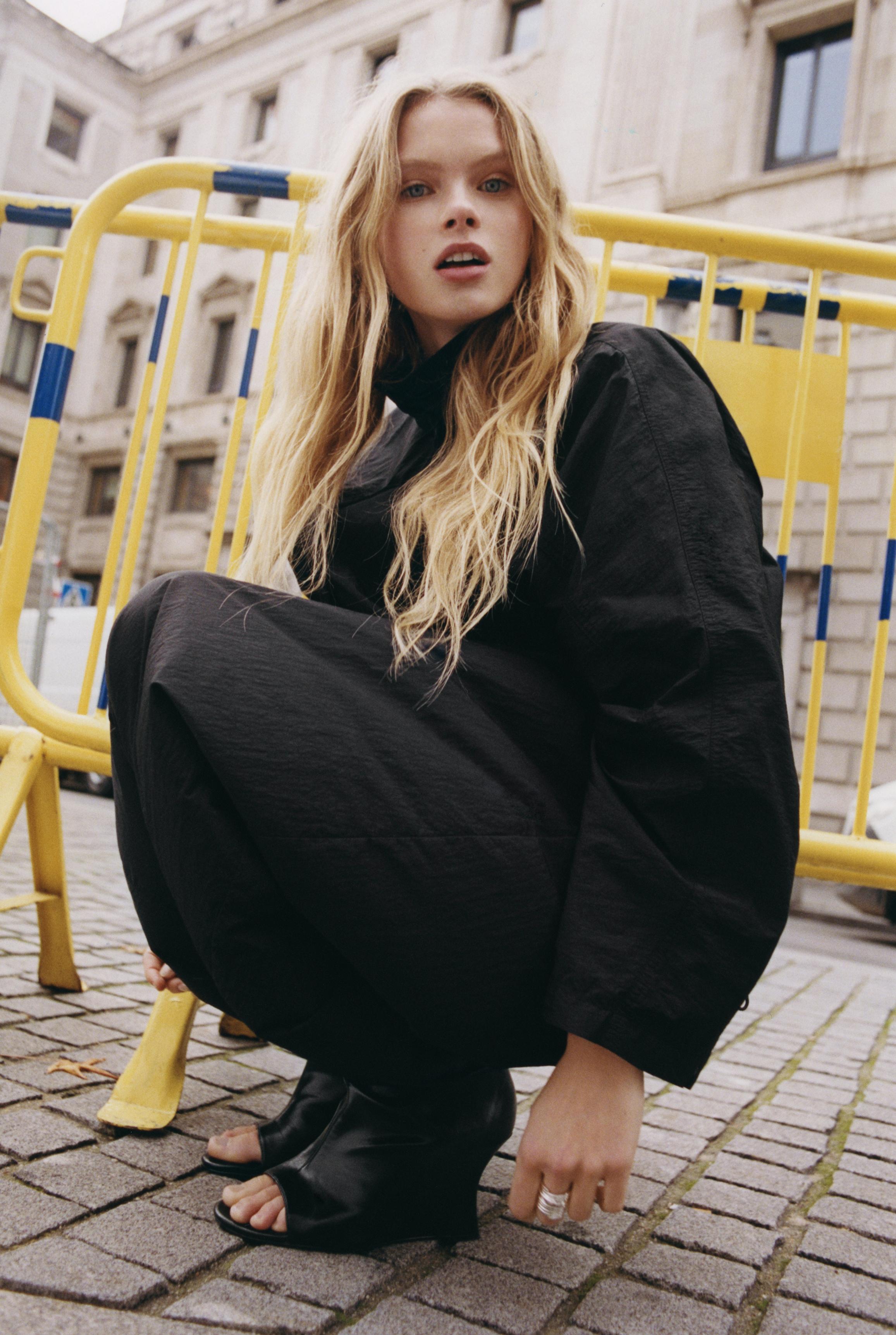 High wedge boots — Black