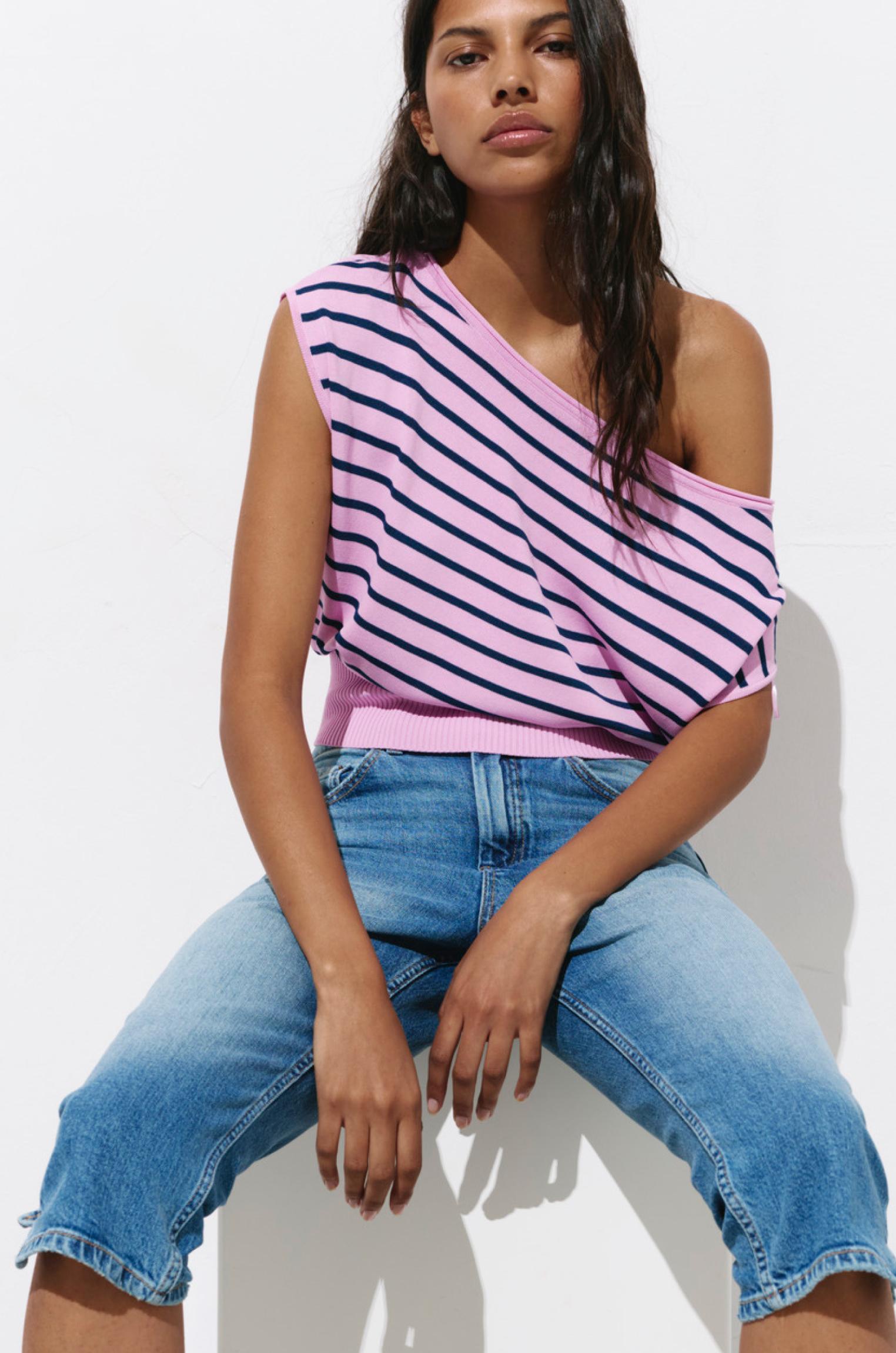 Asymmetric knit T-shirt — Pink