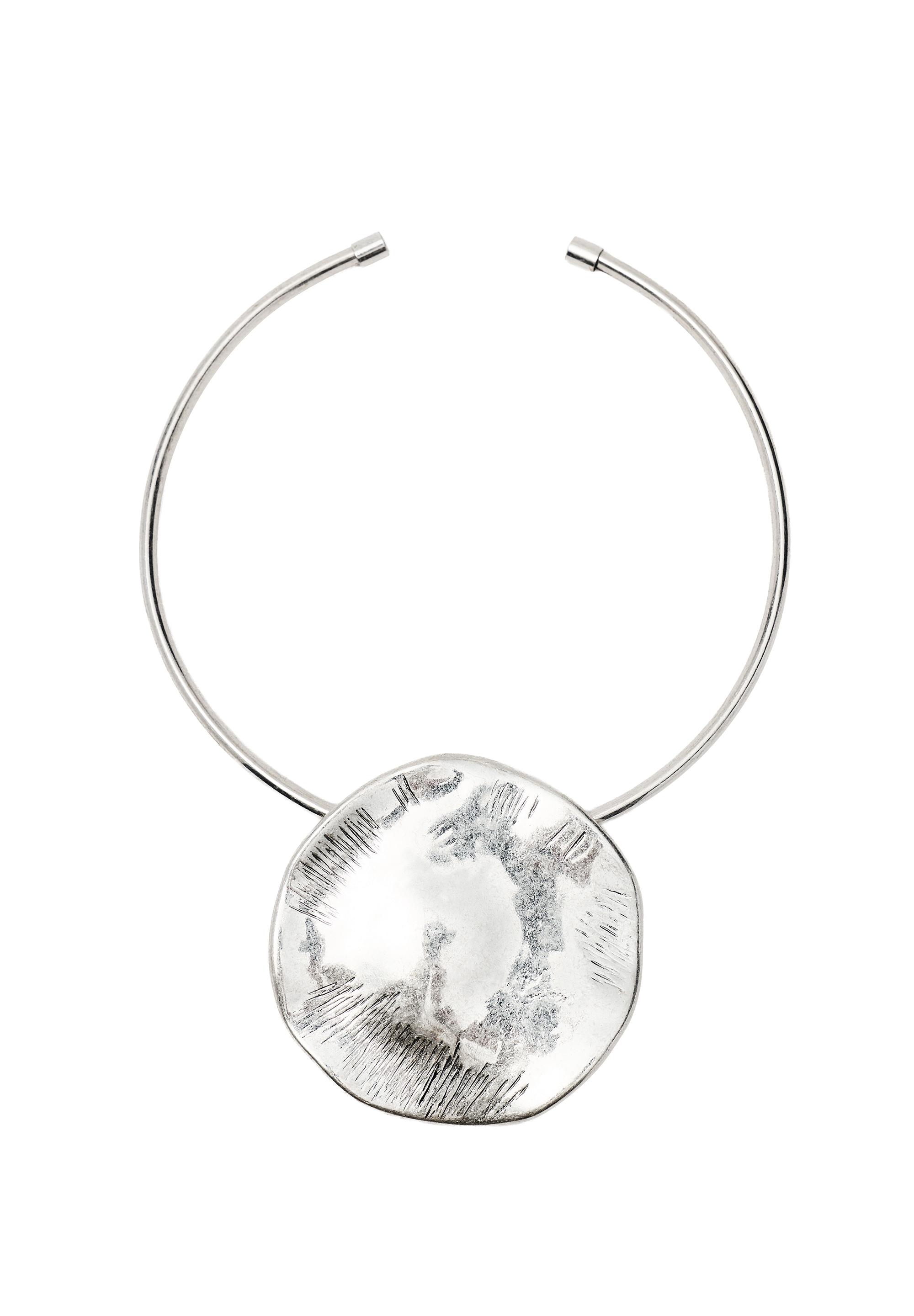 Rigid pendant necklace — Silver