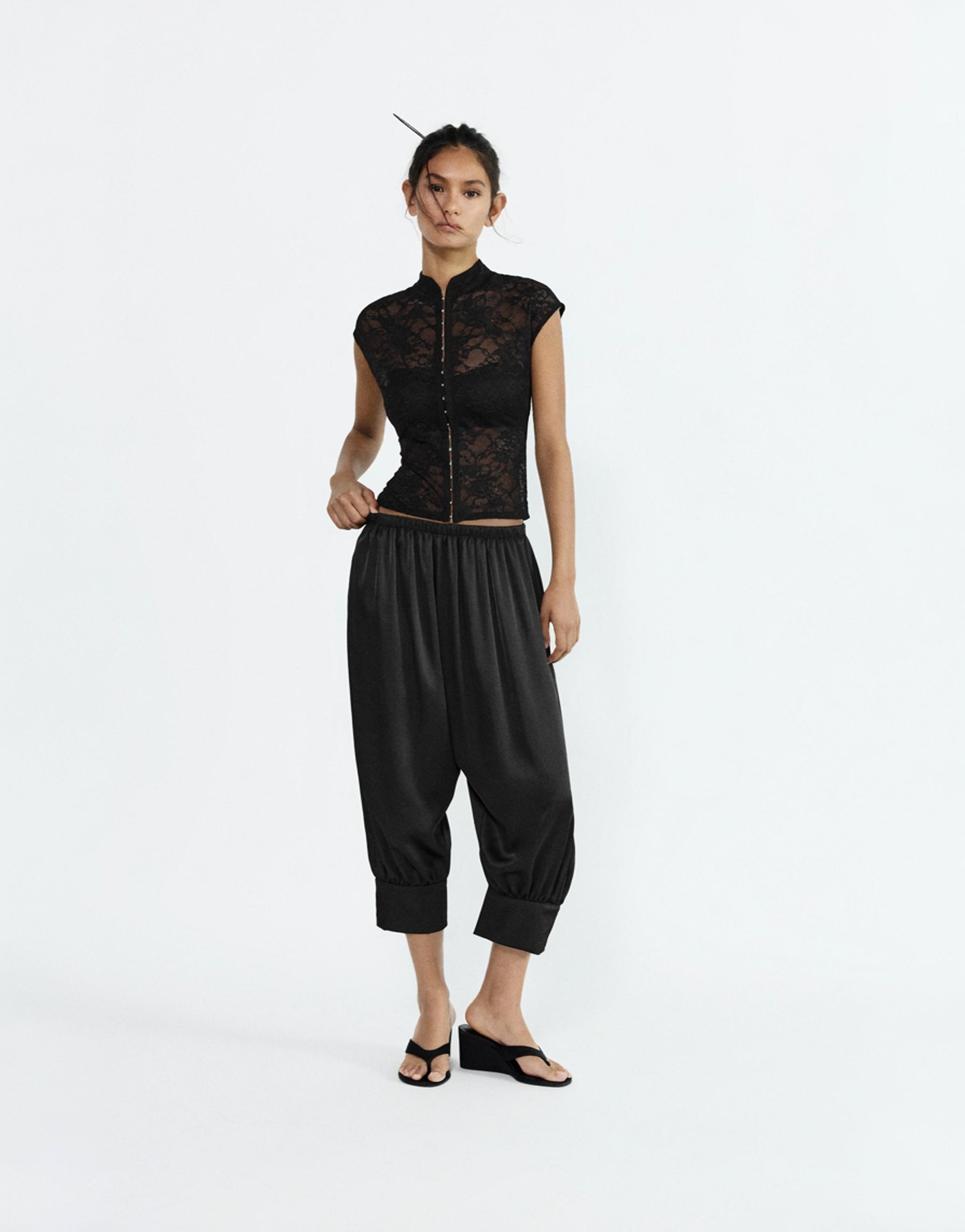 Satin sarouel capris — Black