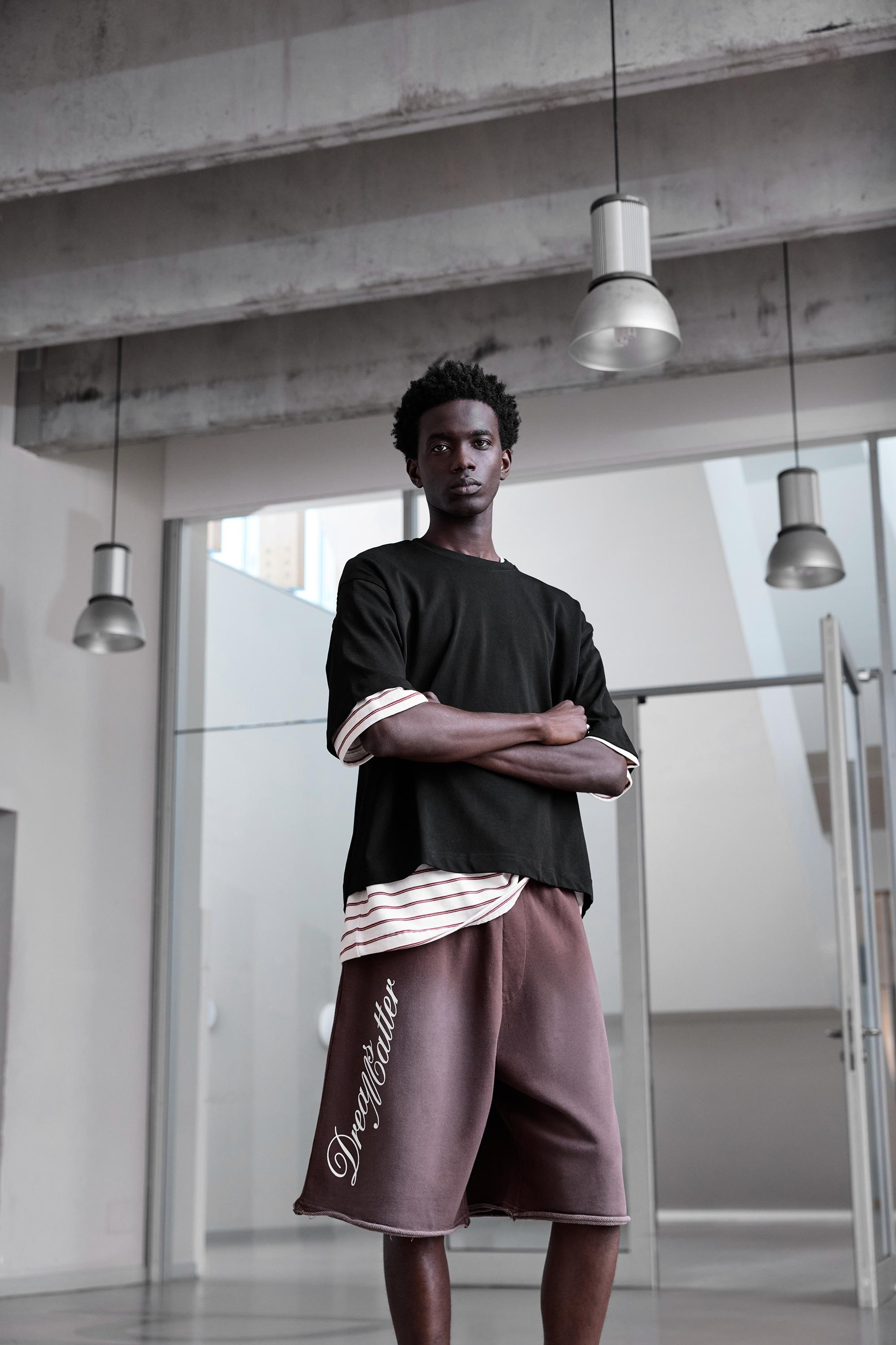 Cropped short sleeve T-shirt — Black
