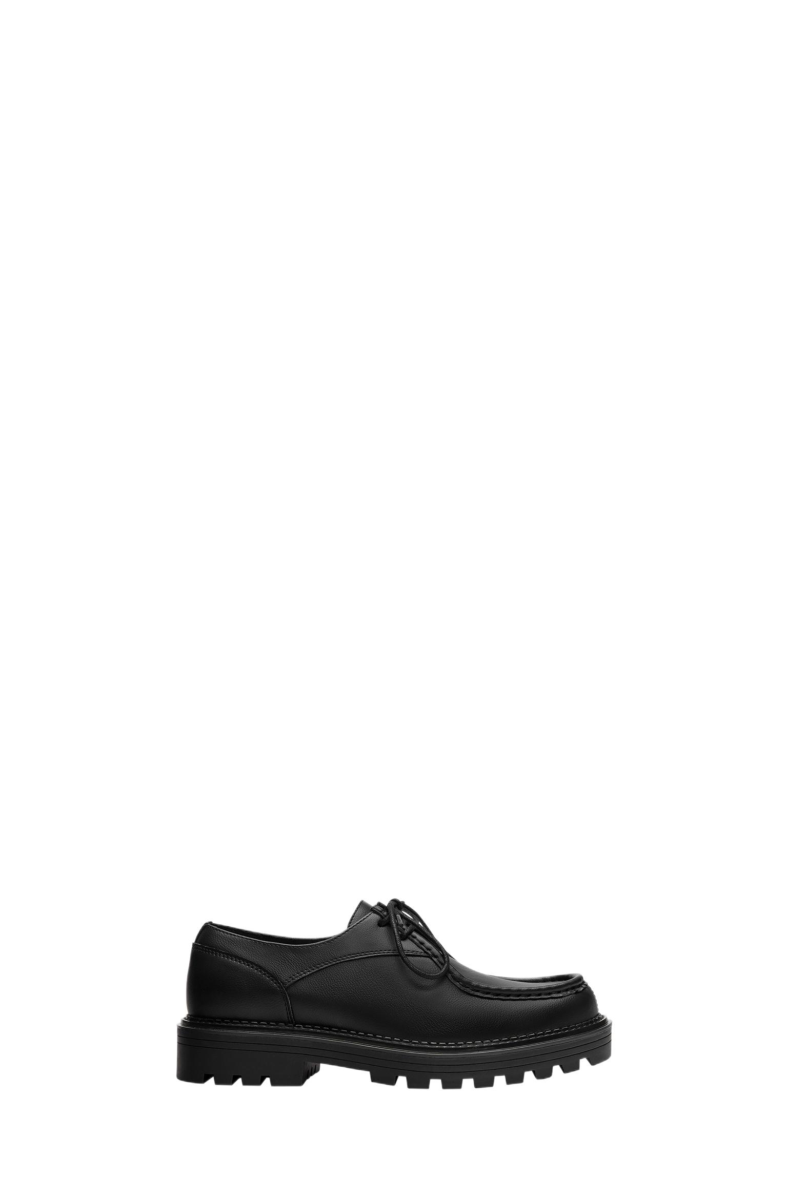 Lace-up flat shoes — Black