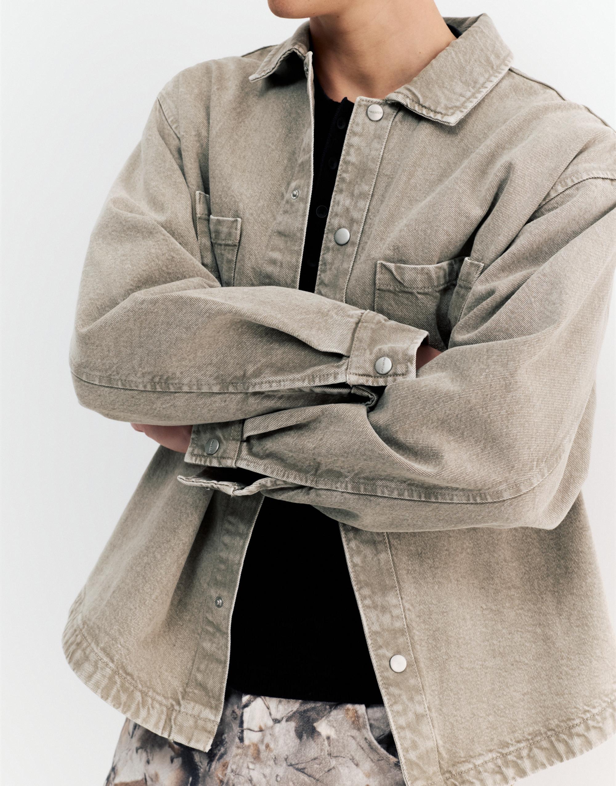 Soluk görünümlü jean gömlek - Görsel 14