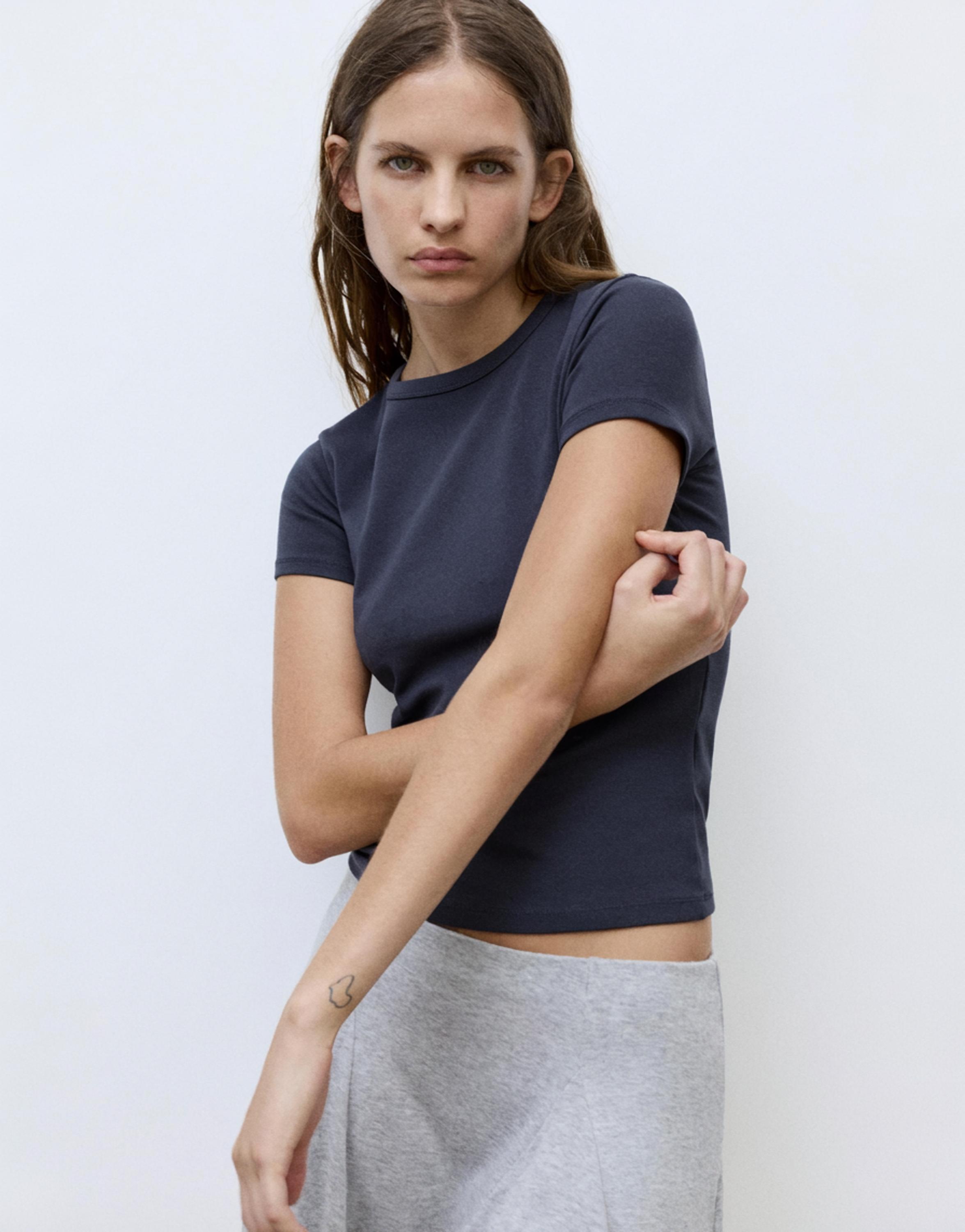 Kısa kollu dar kesim t-shirt - Görsel 68