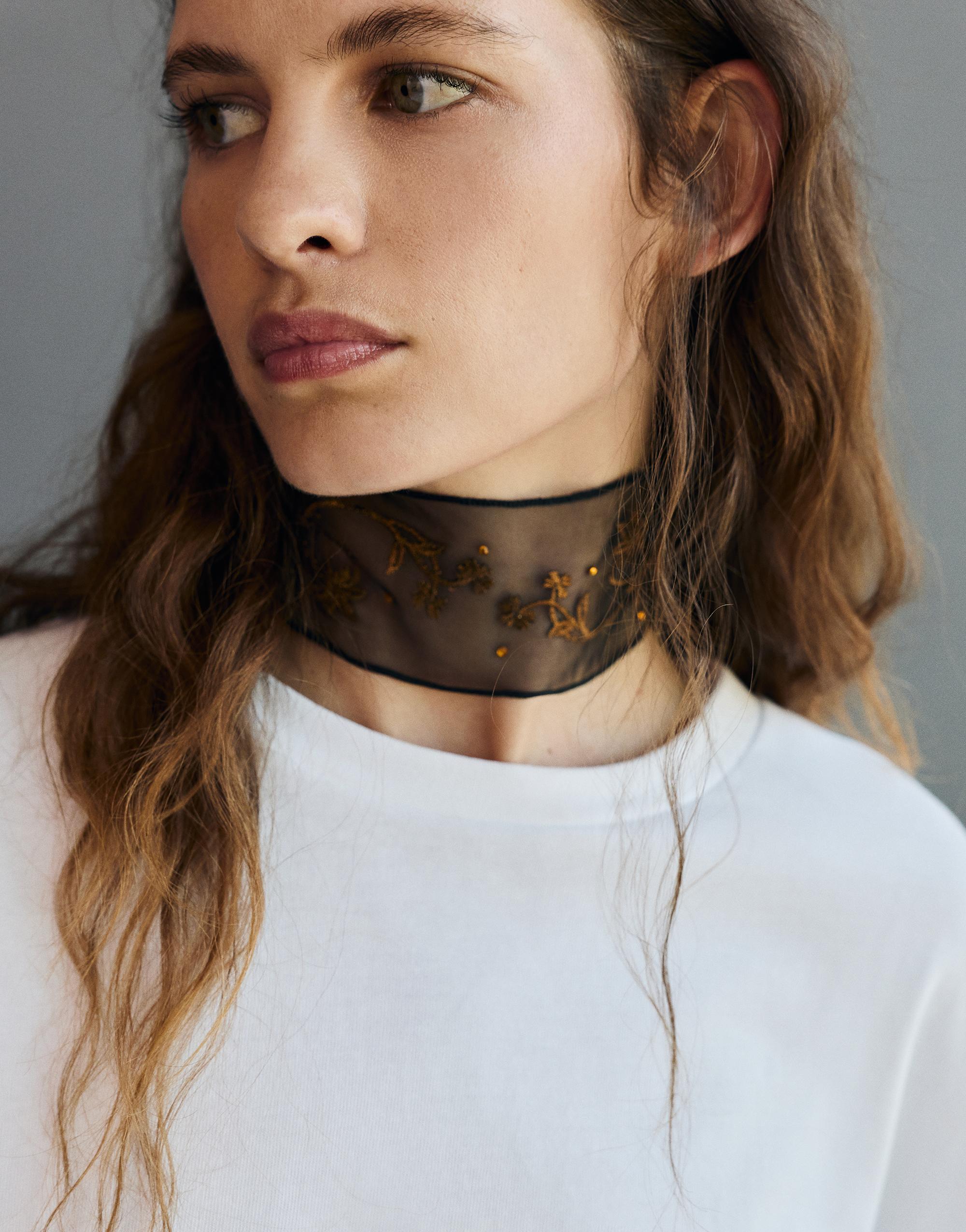 Embroidered tulle choker — Black