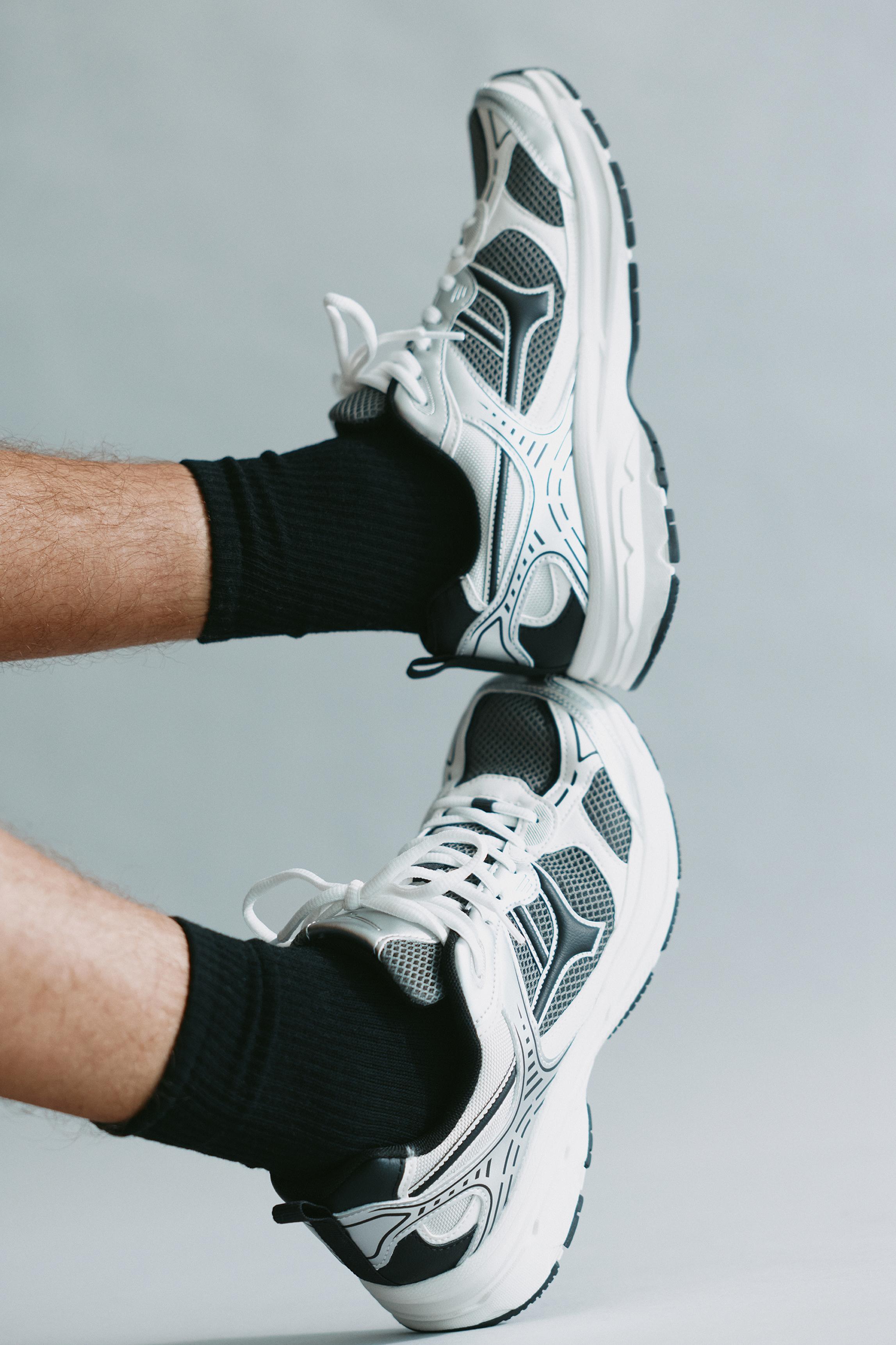 Multi-piece trainers — Silver
