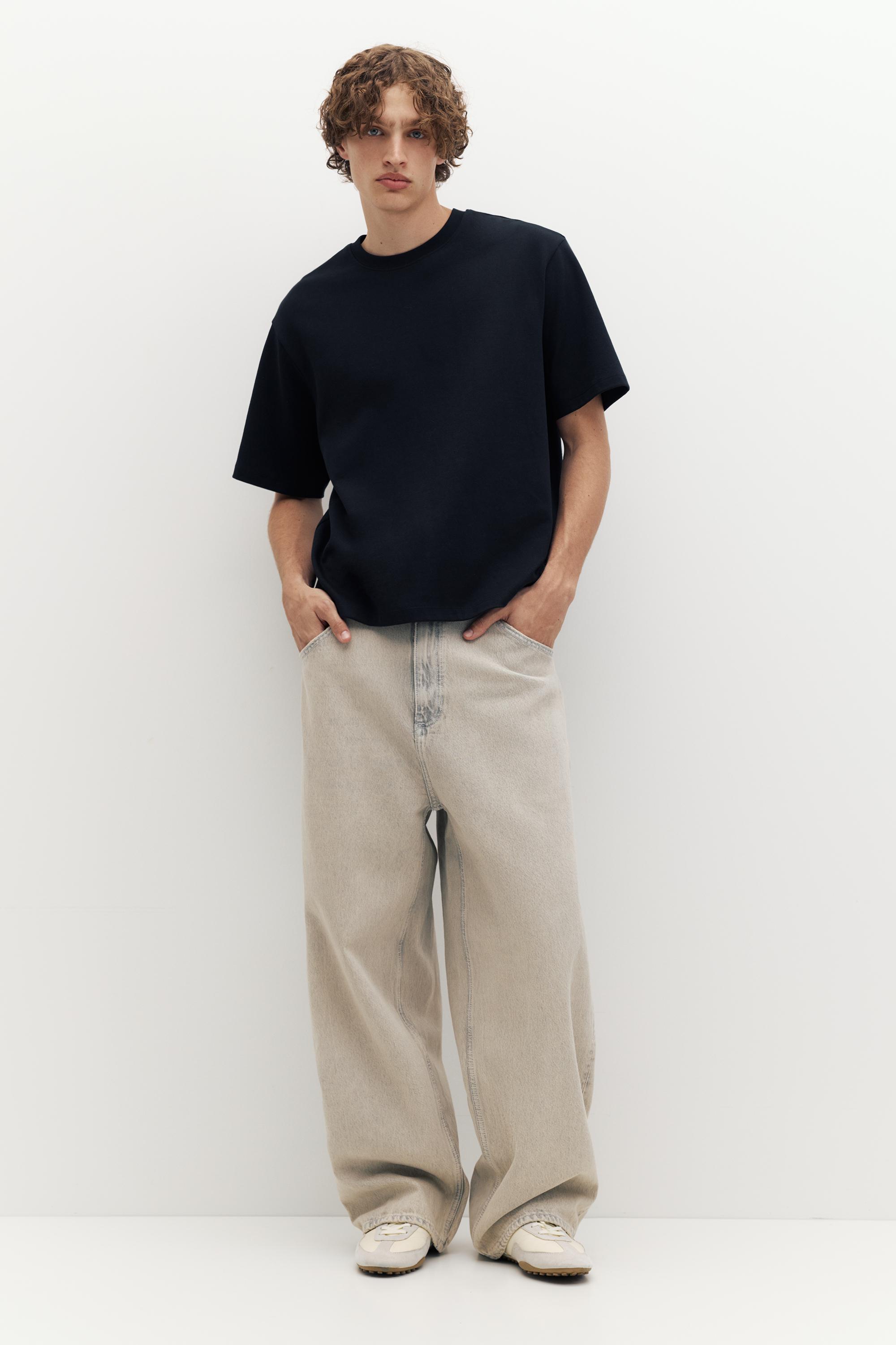 Boxy T-shirt — Black