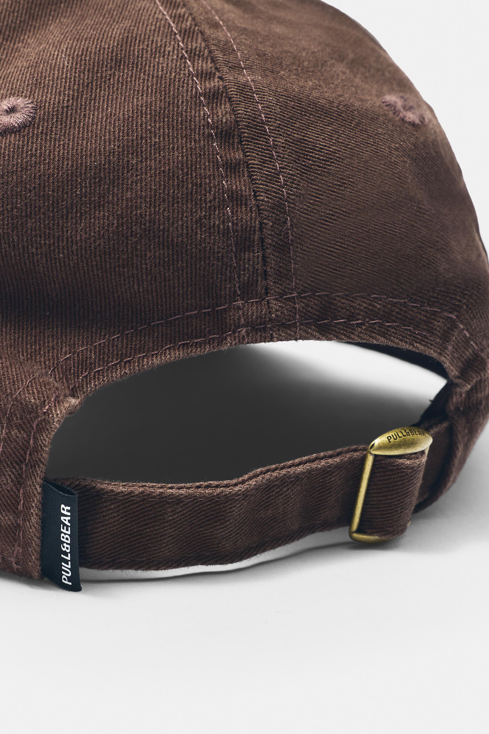 Savoring embroidered cap — Others