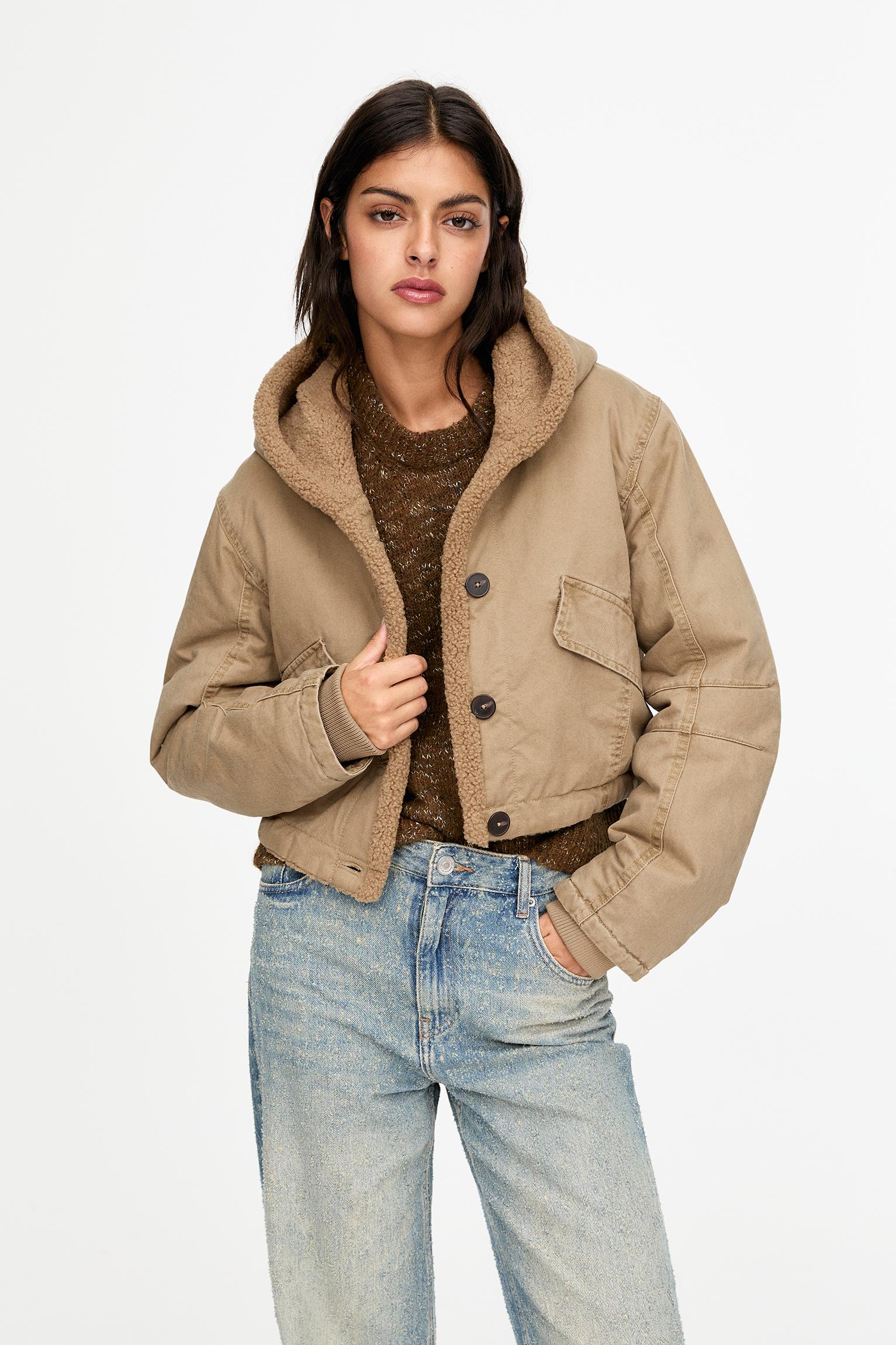 Cazadora cropped interior borreguillo PULL BEAR