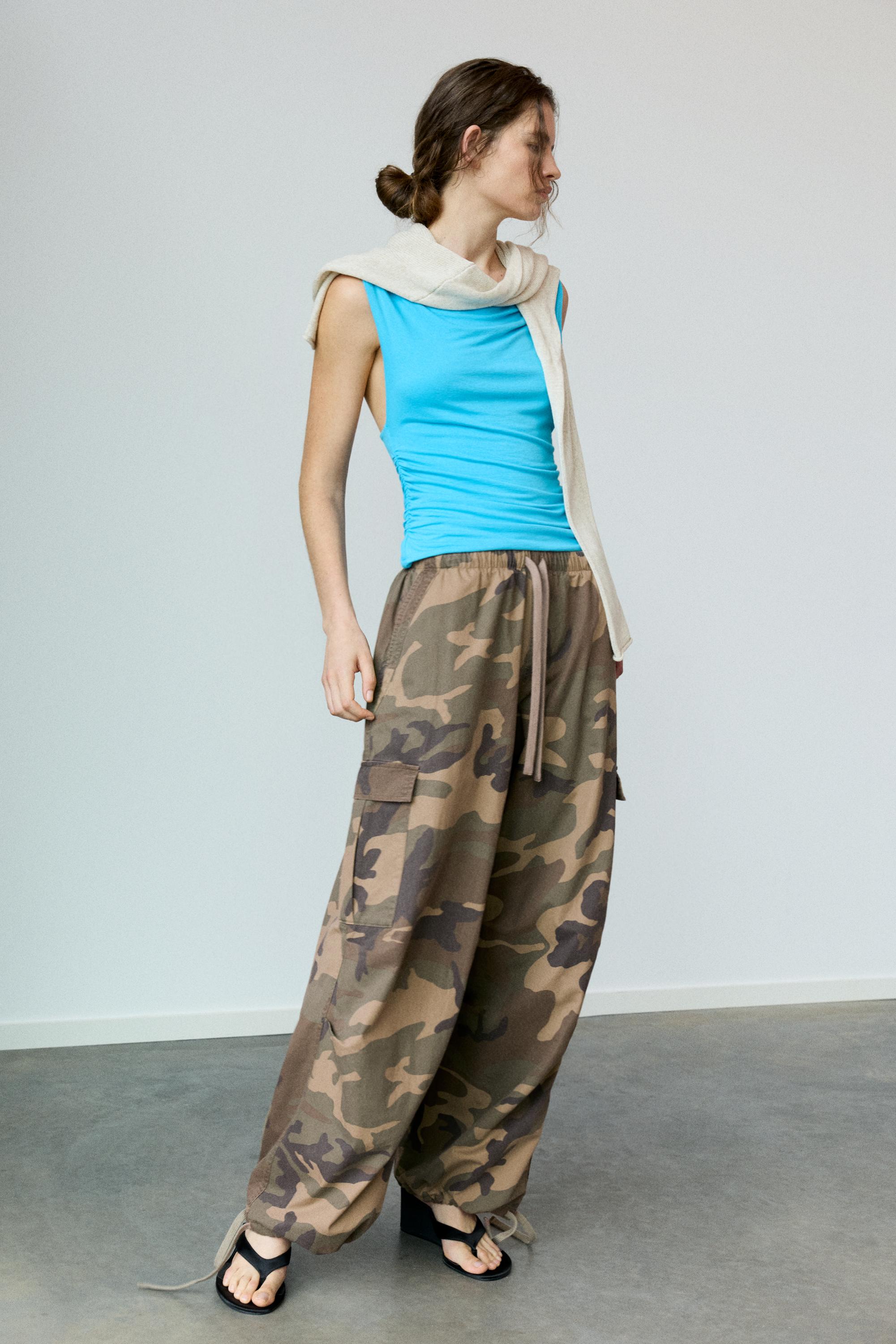 Printed parachute trousers — Khaki