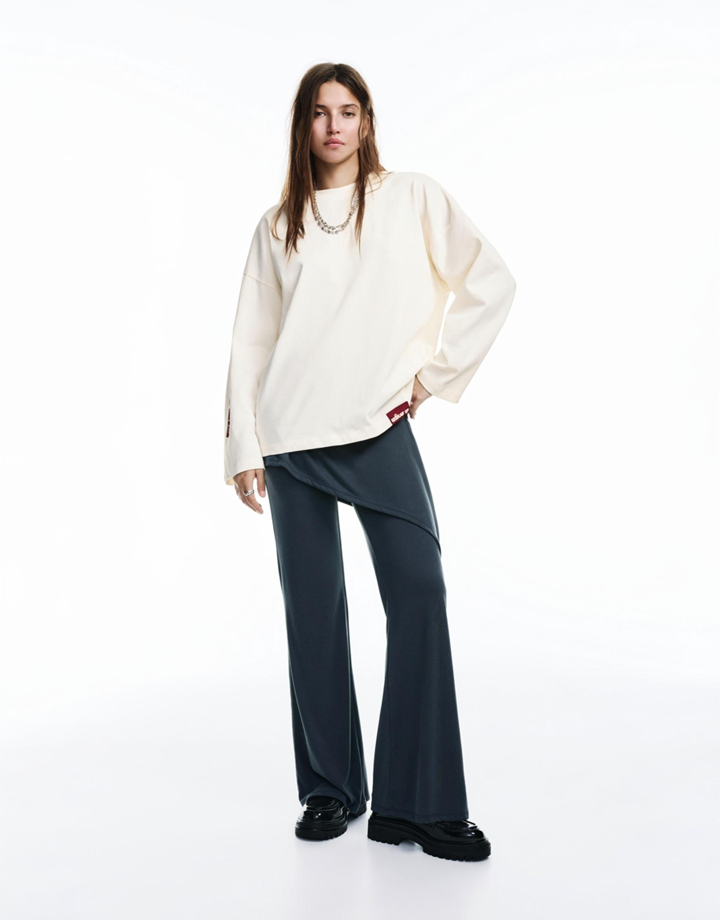 Grafik baskılı beyaz t-shirt - Görsel 13