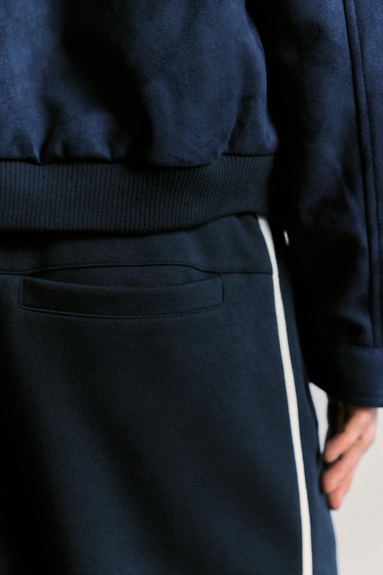 Jogger trousers with side stripe — Navy