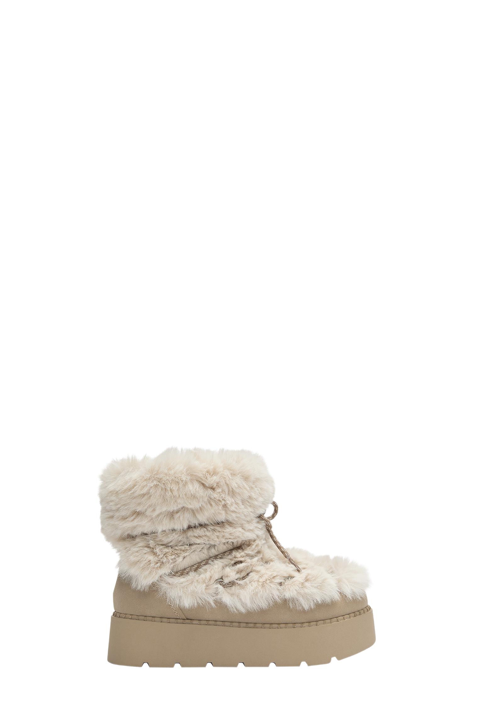Flat faux fur boots — Ecru