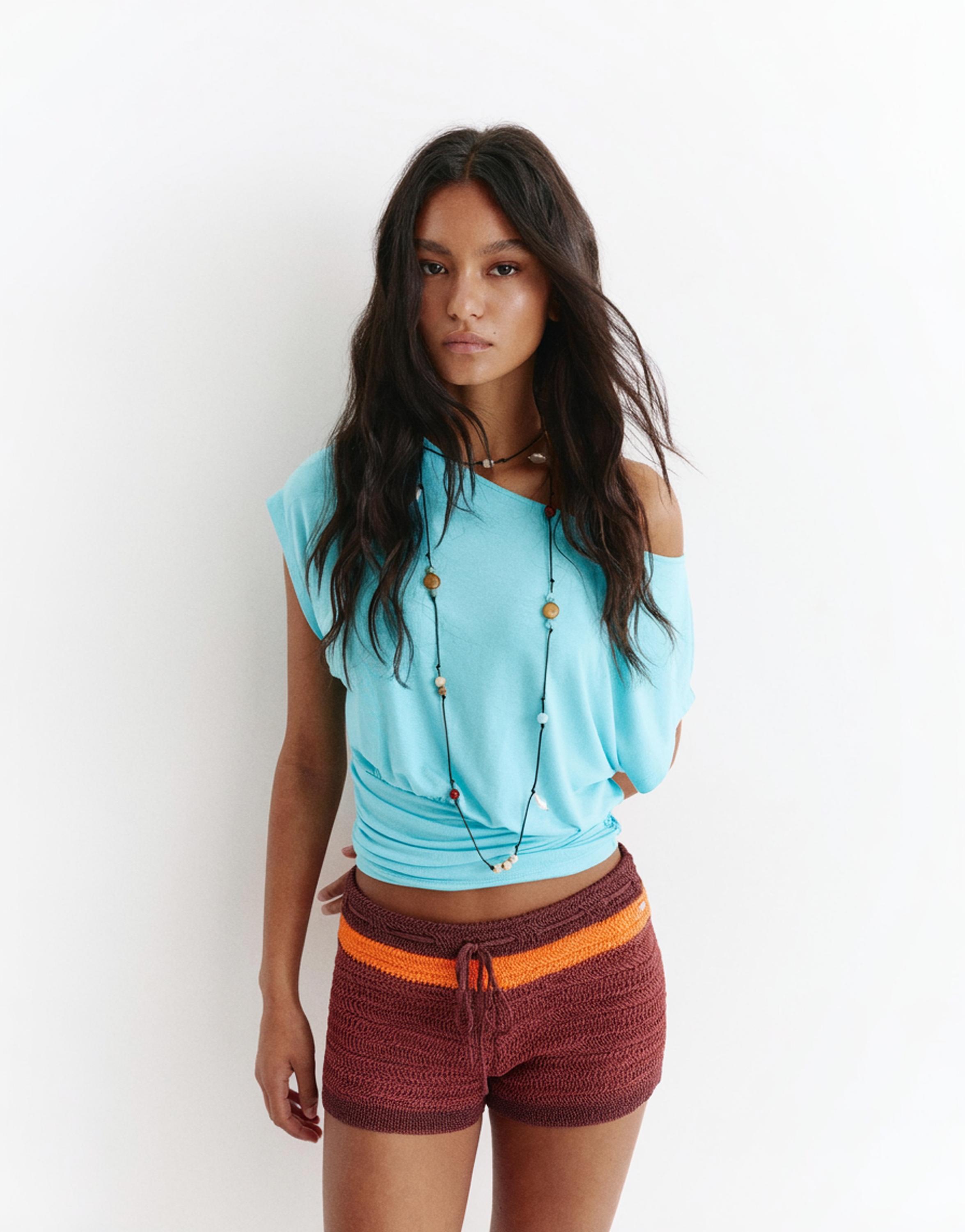 Crochet knit shorts — Brown