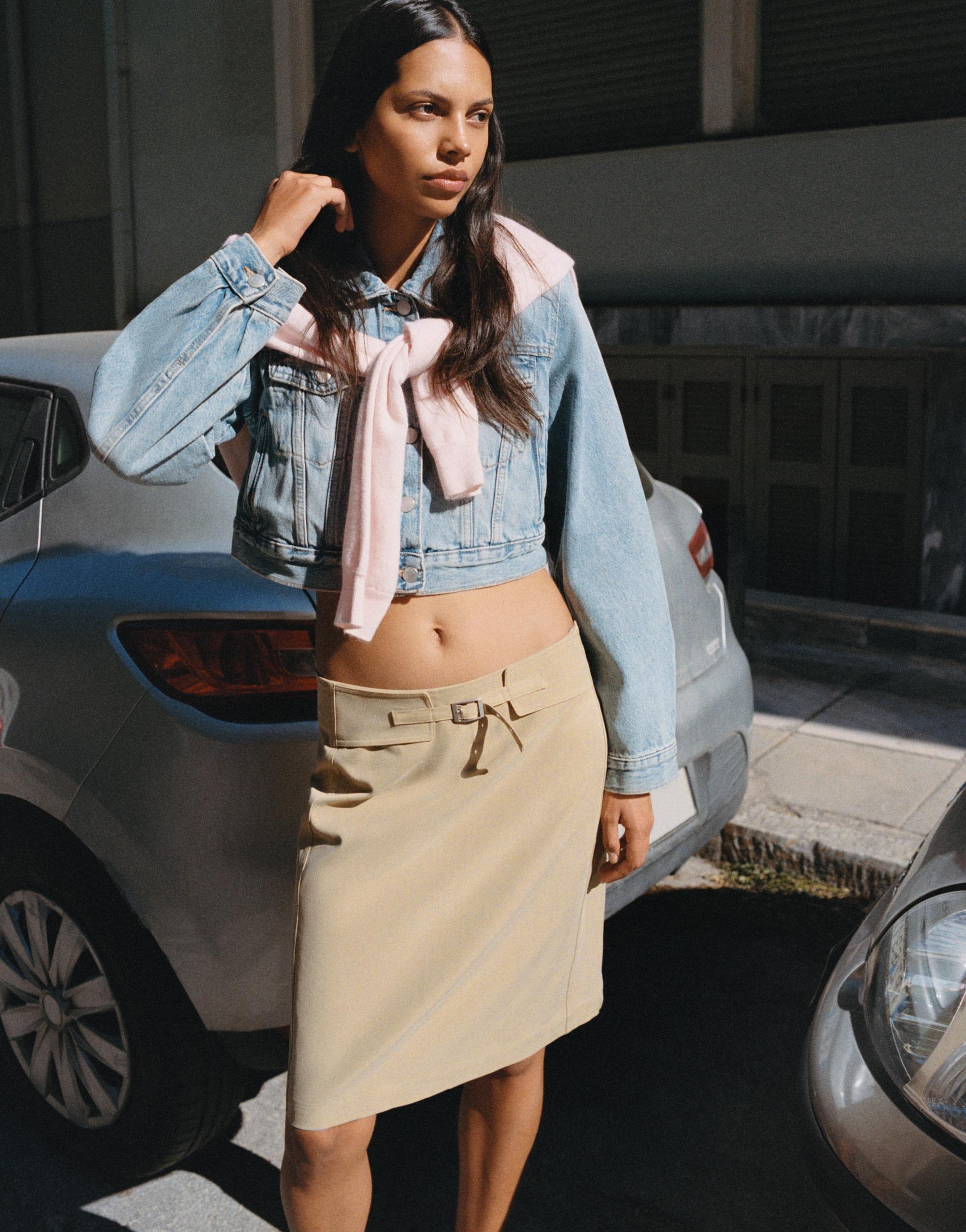 Straight buckle midi skirt — Medium camel