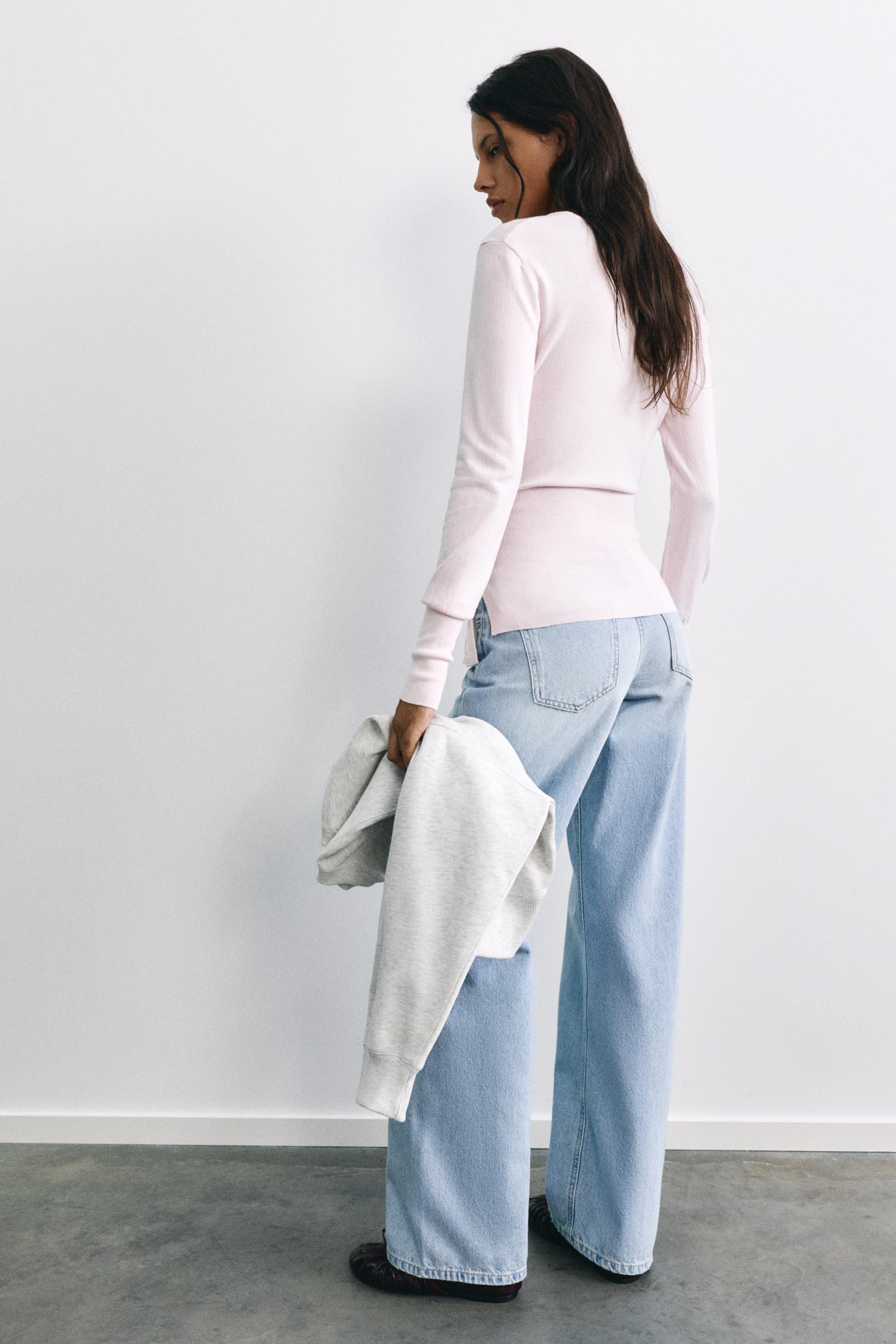 Buttoned crossover jumper — Pink