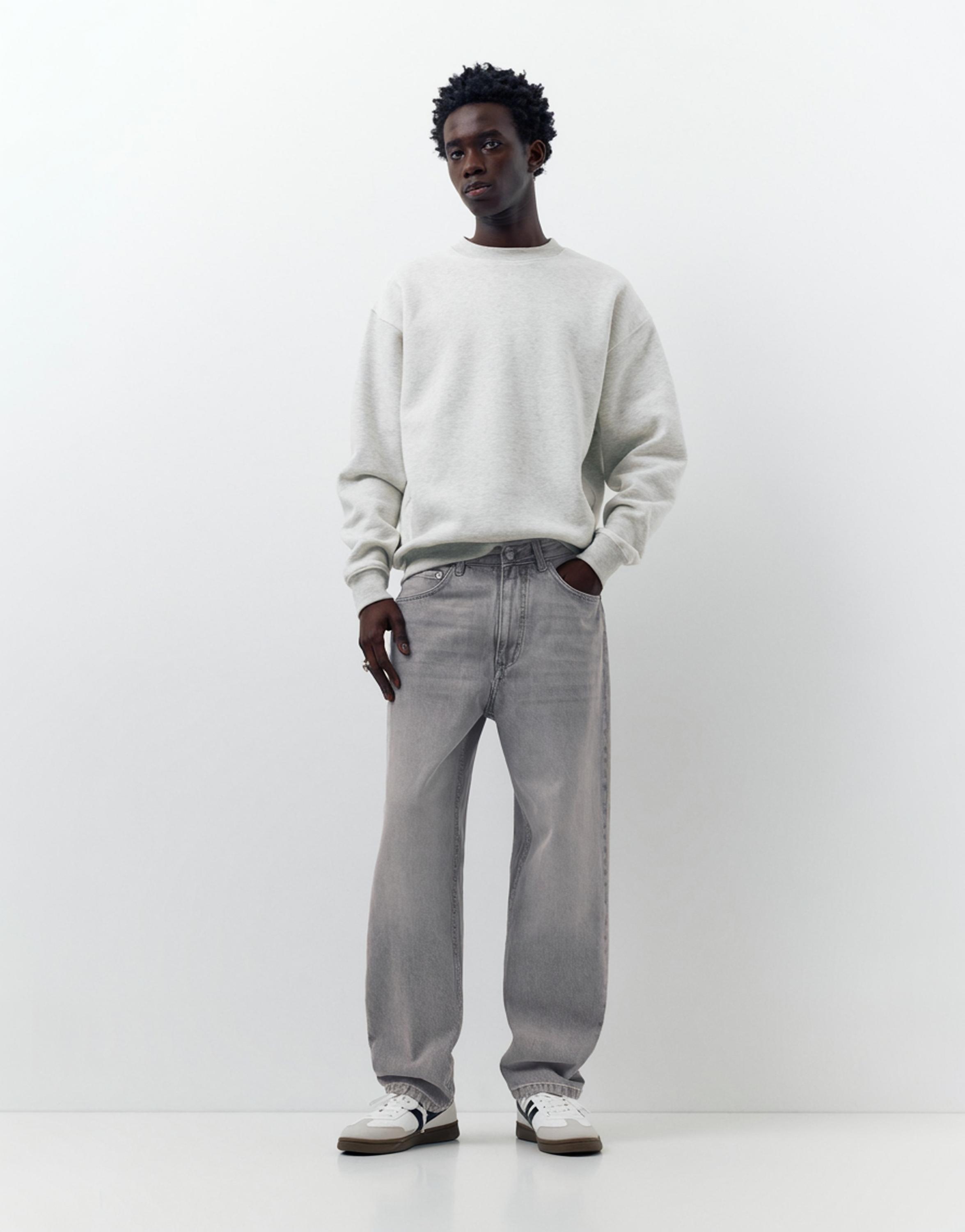 Baggy jeans — Pale grey
