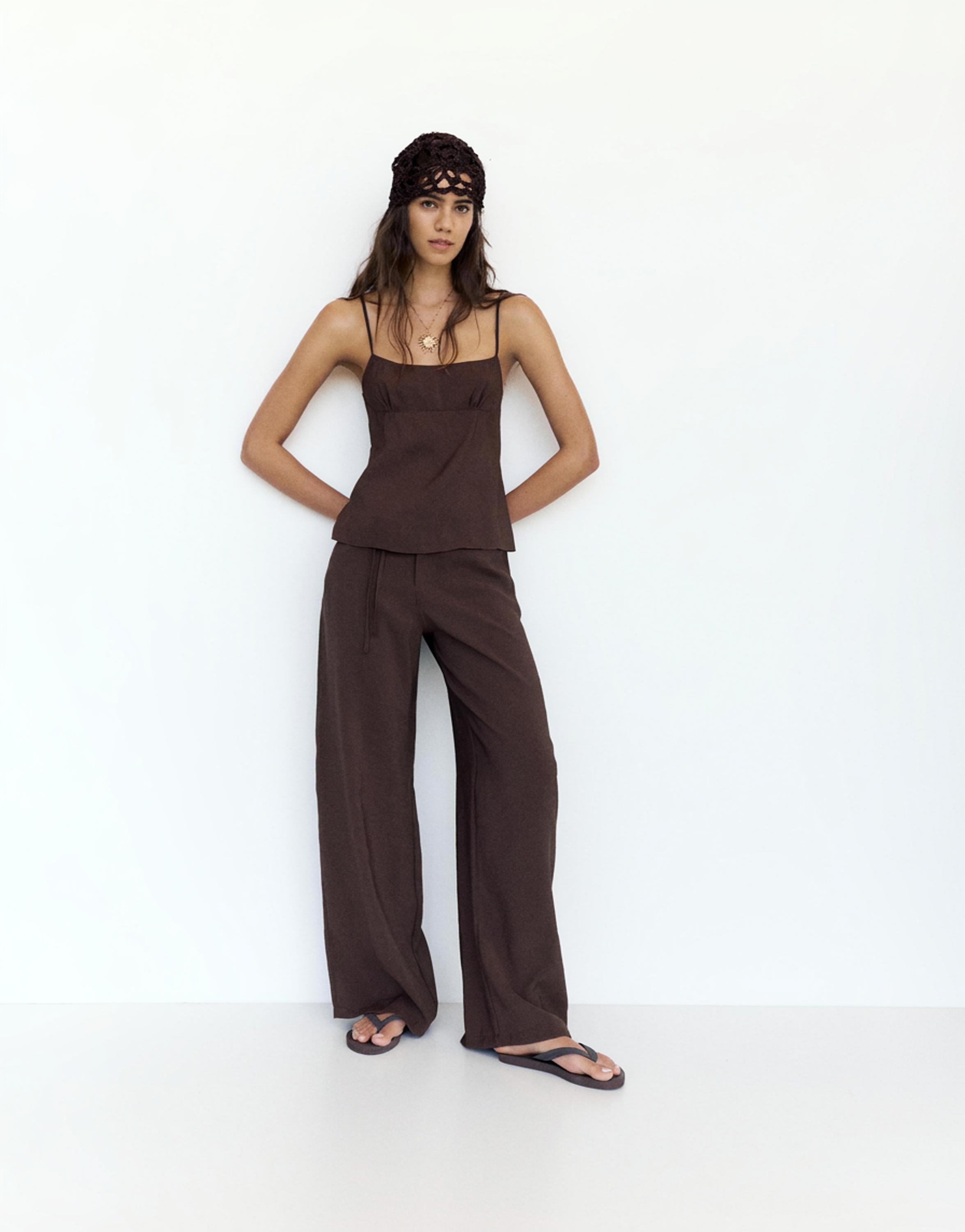 Flowing strappy top — Brown