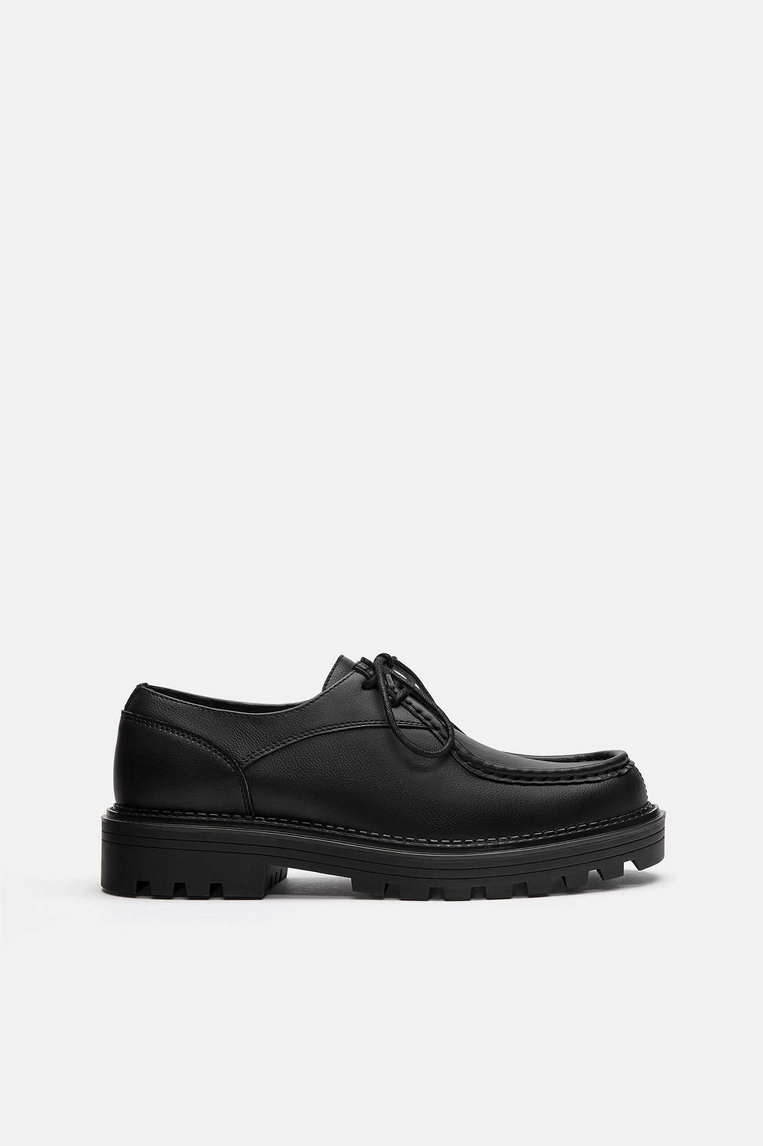 Lace-up flat shoes — Black