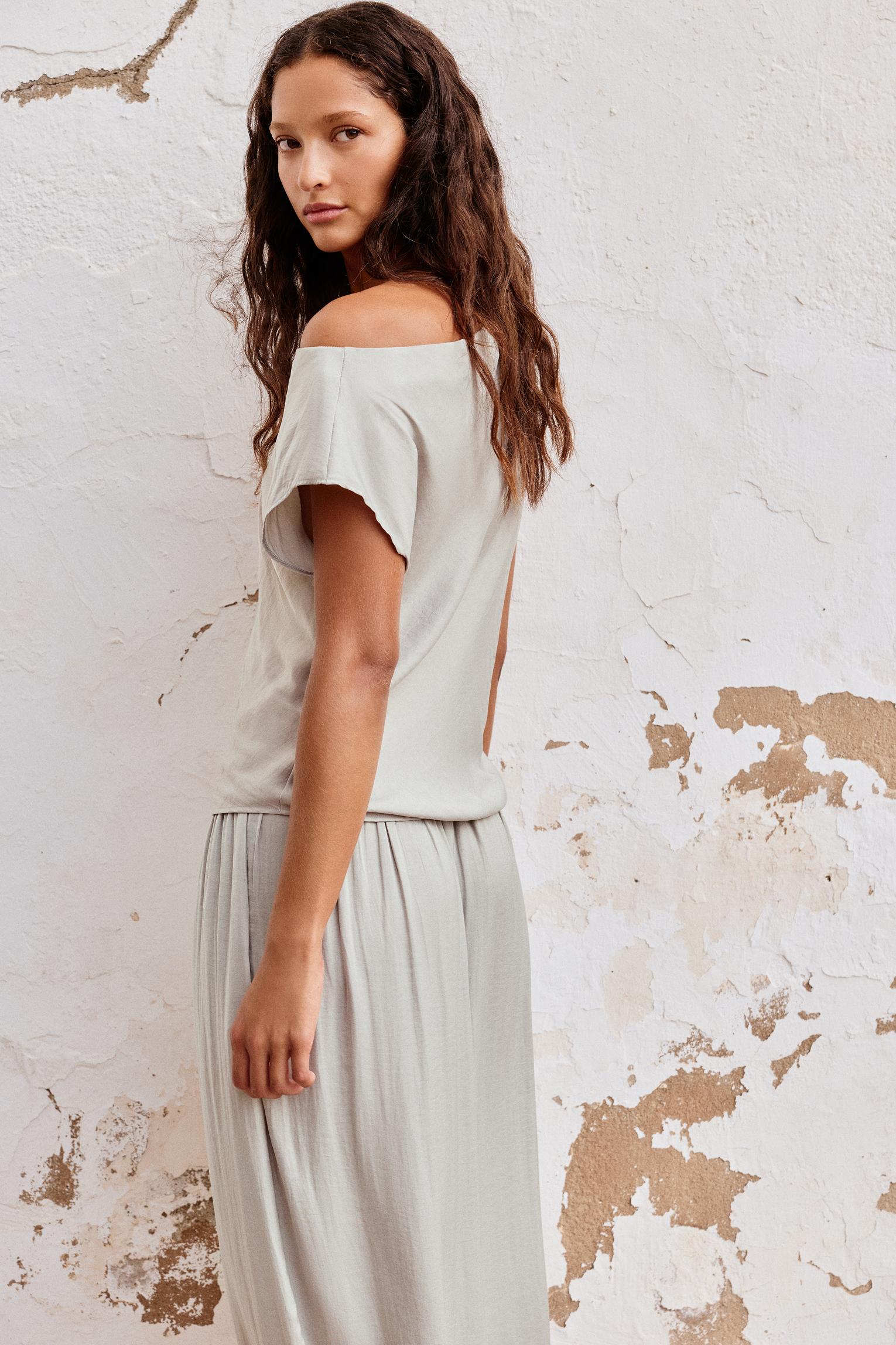 Satin asymmetric top — Grey