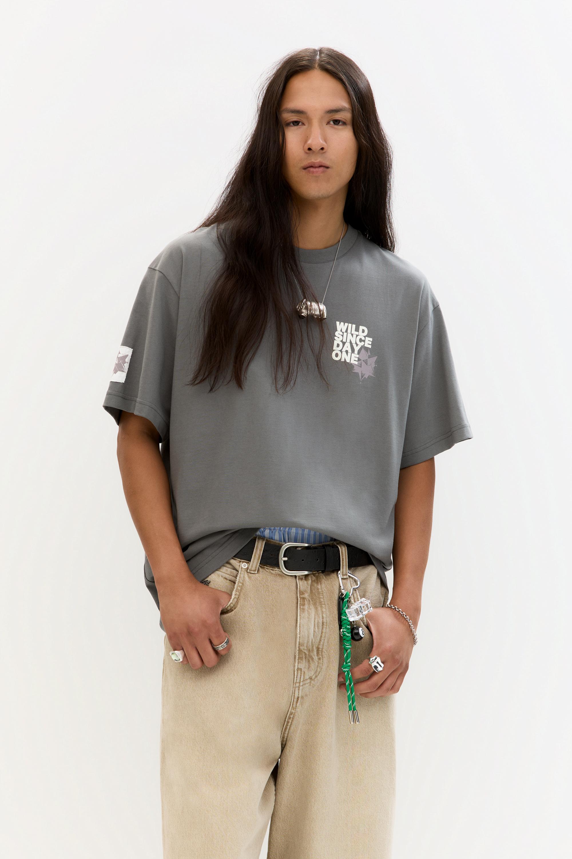 T-Shirt Mit Grafik Und Text