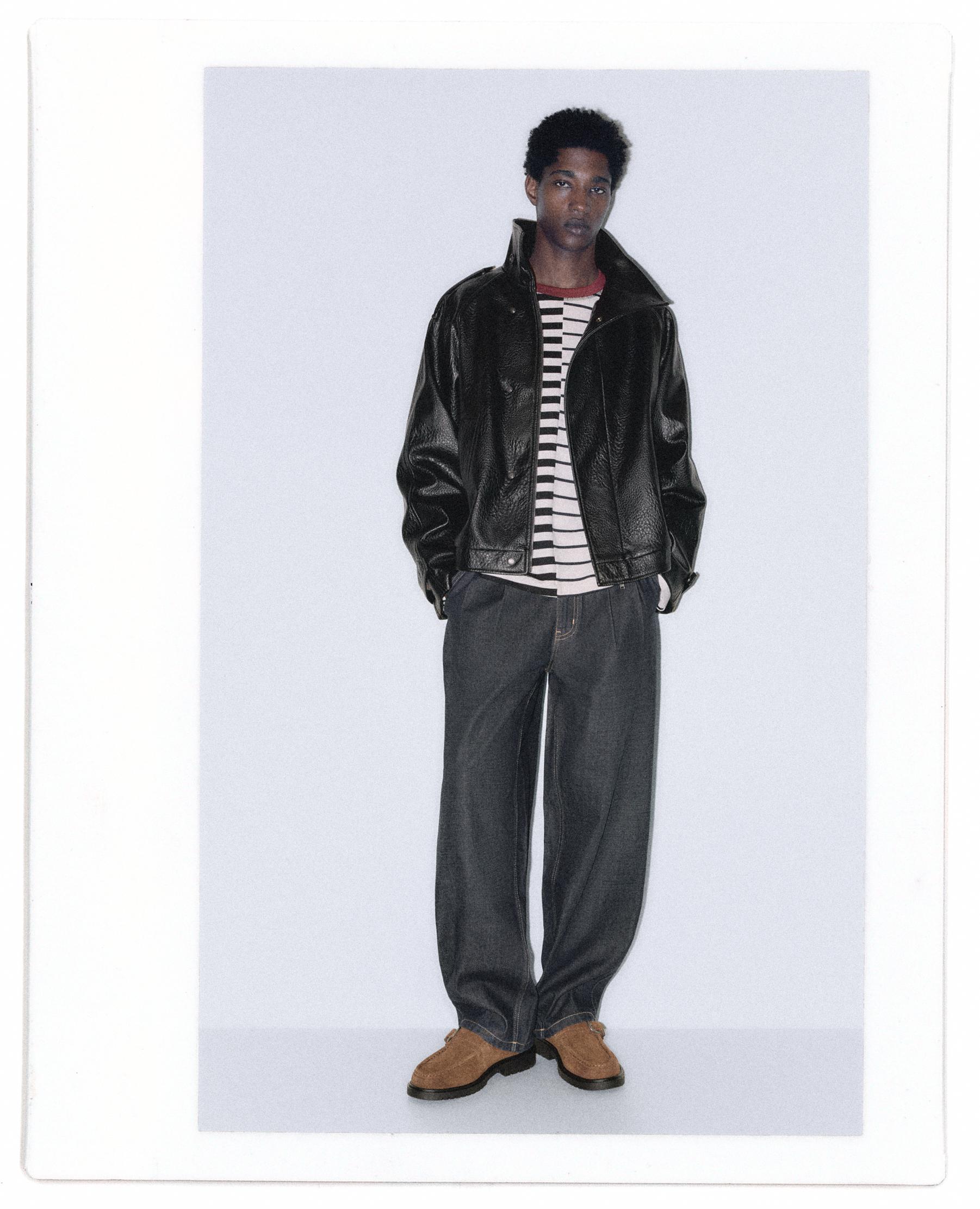 Relaxed fit jeans with darts and belt — Navy