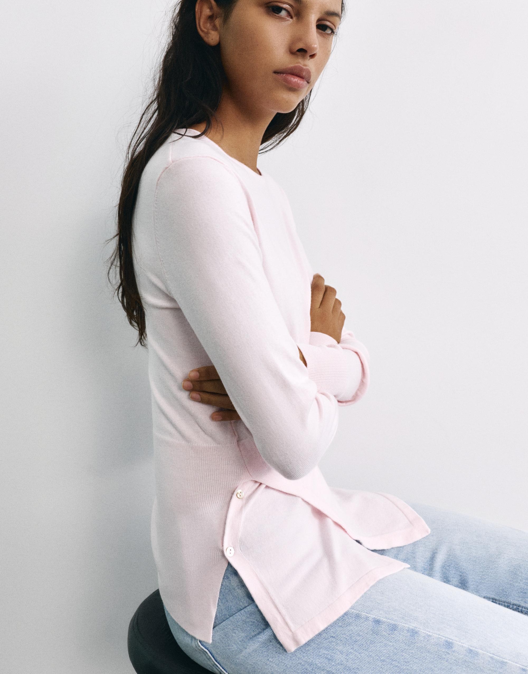 Buttoned crossover jumper — Pink