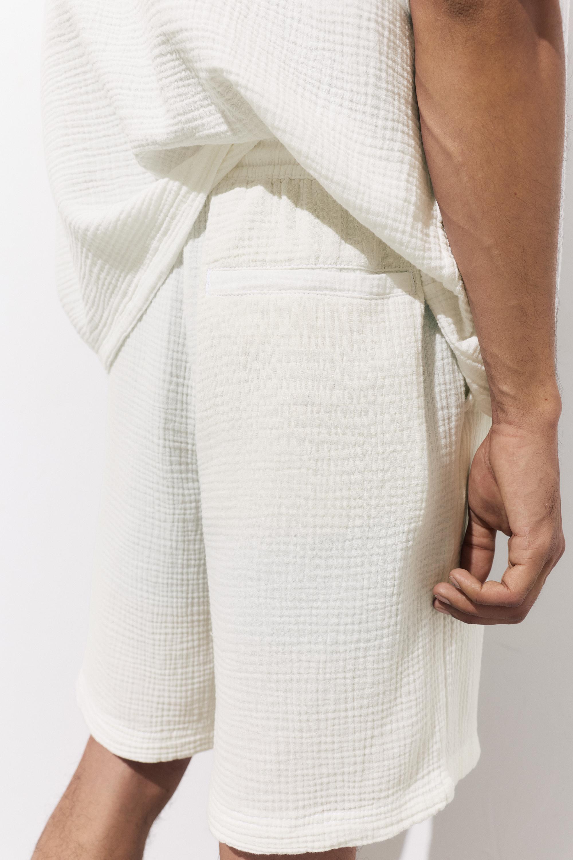 Bermuda sweat shorts — White