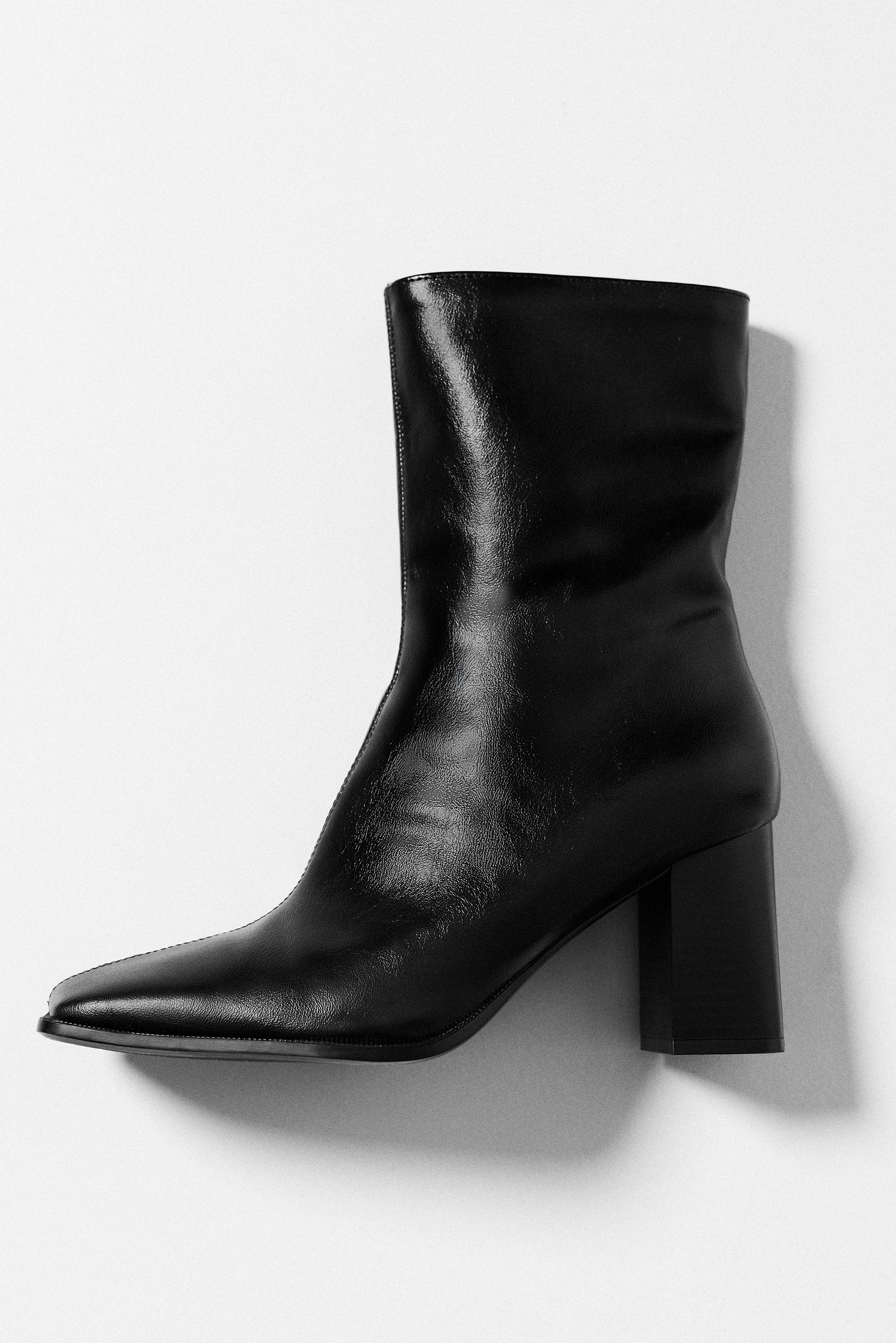 High-heel ankle boots — Black