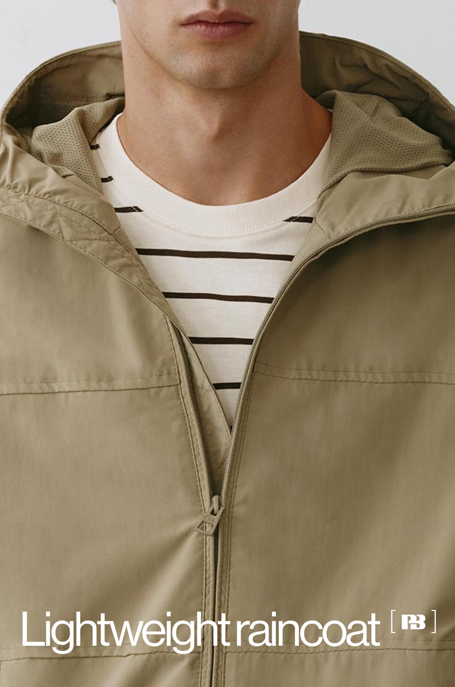 Lightweight hooded raincoat — Sand