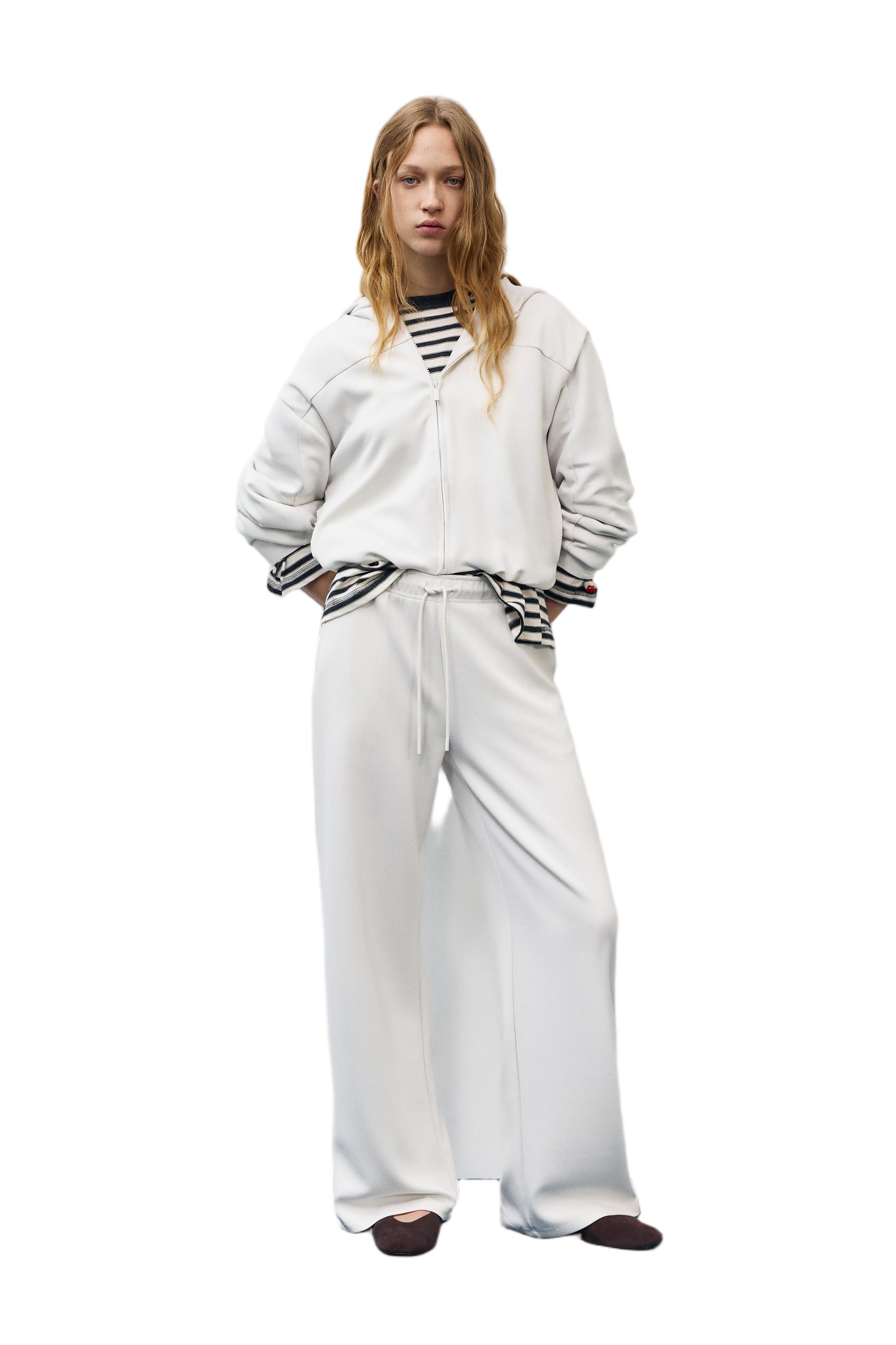 Yumuşak dokunuşlu geniş paça pantolon - Görsel 111