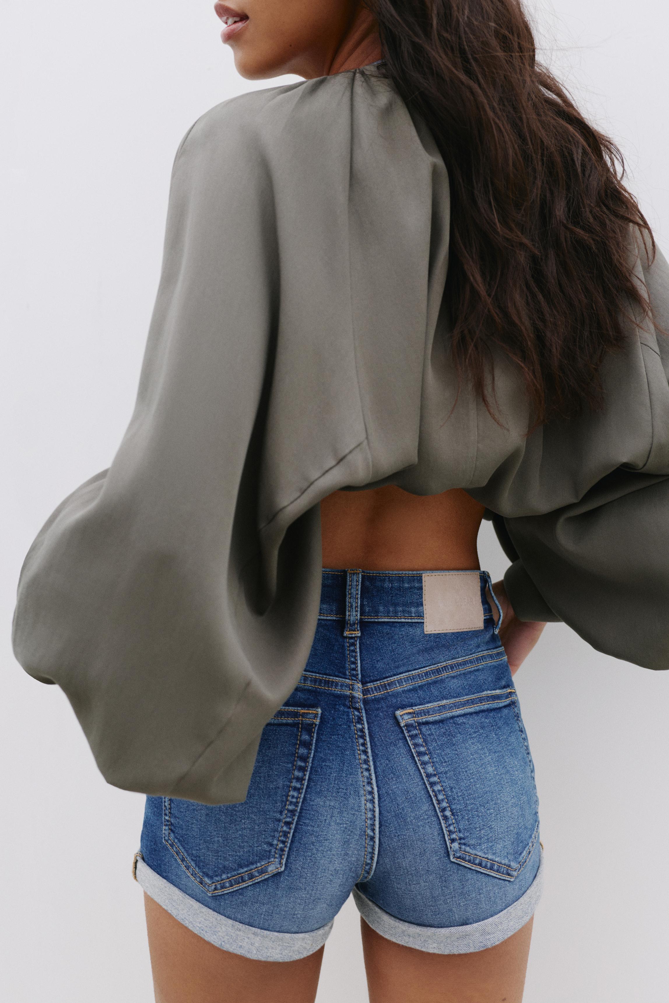 Mid-waist denim shorts — Medium blue