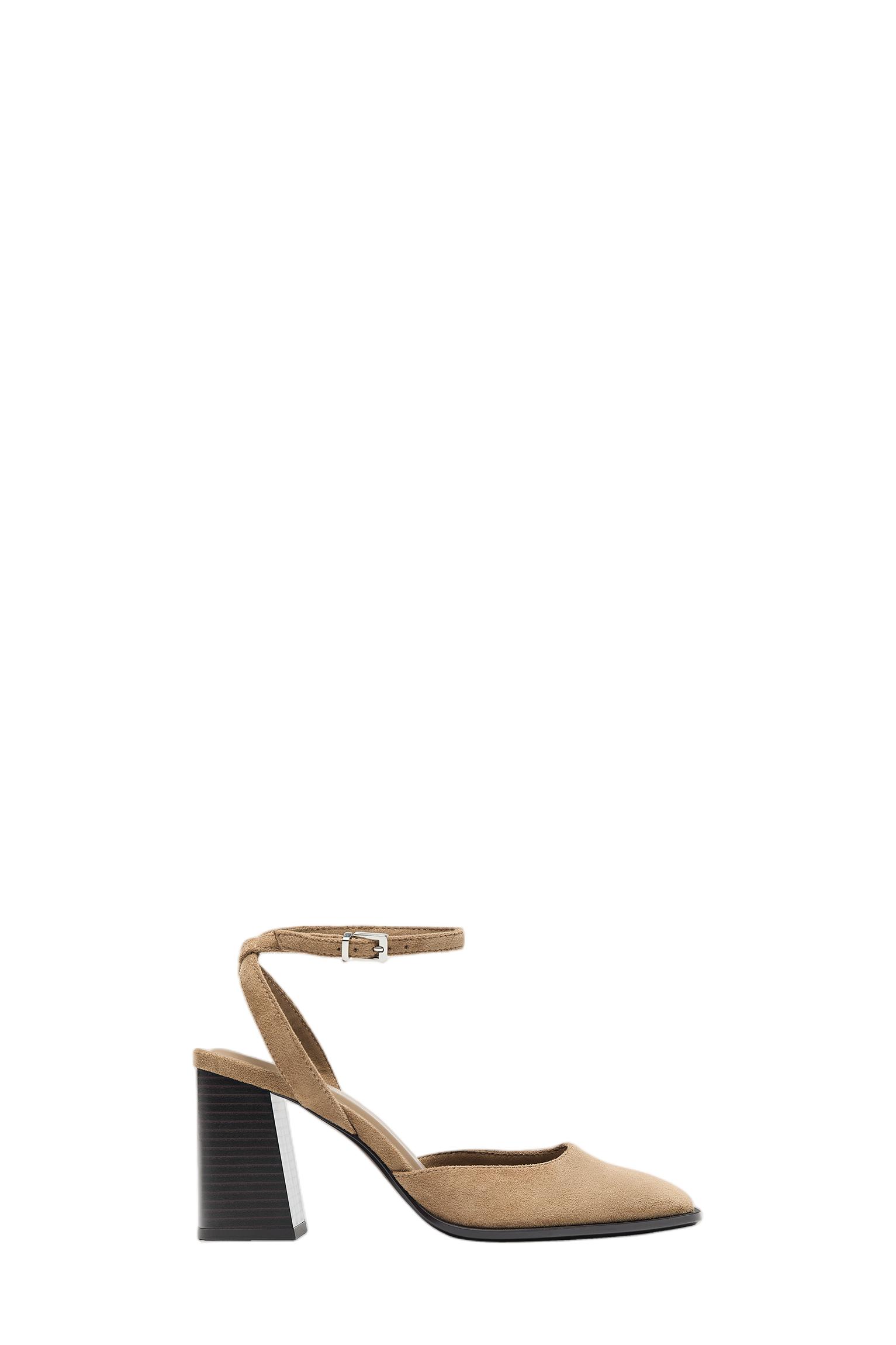Block heel shoes — Leather