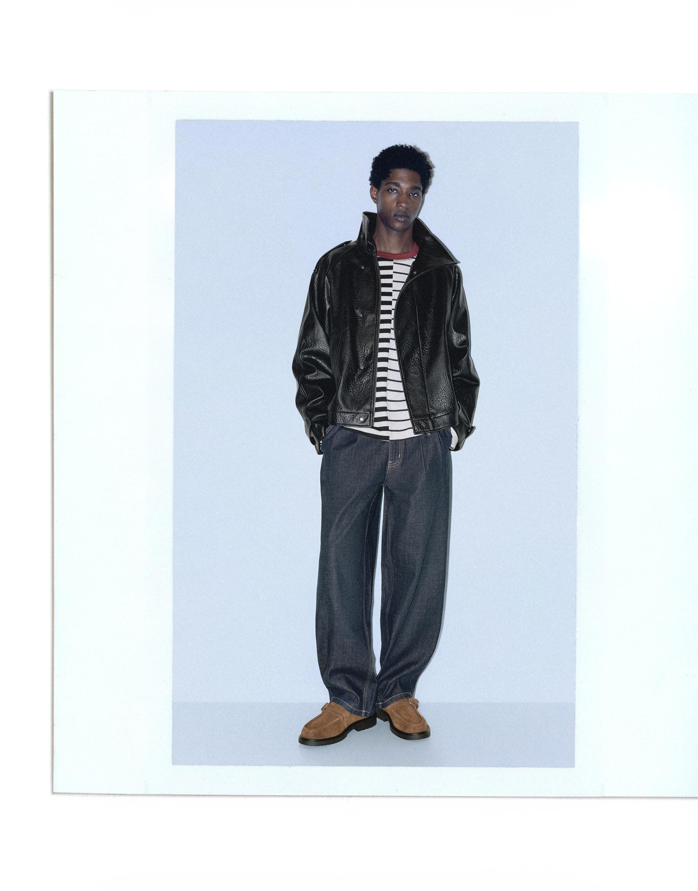 Relaxed fit jeans with darts and belt — Navy