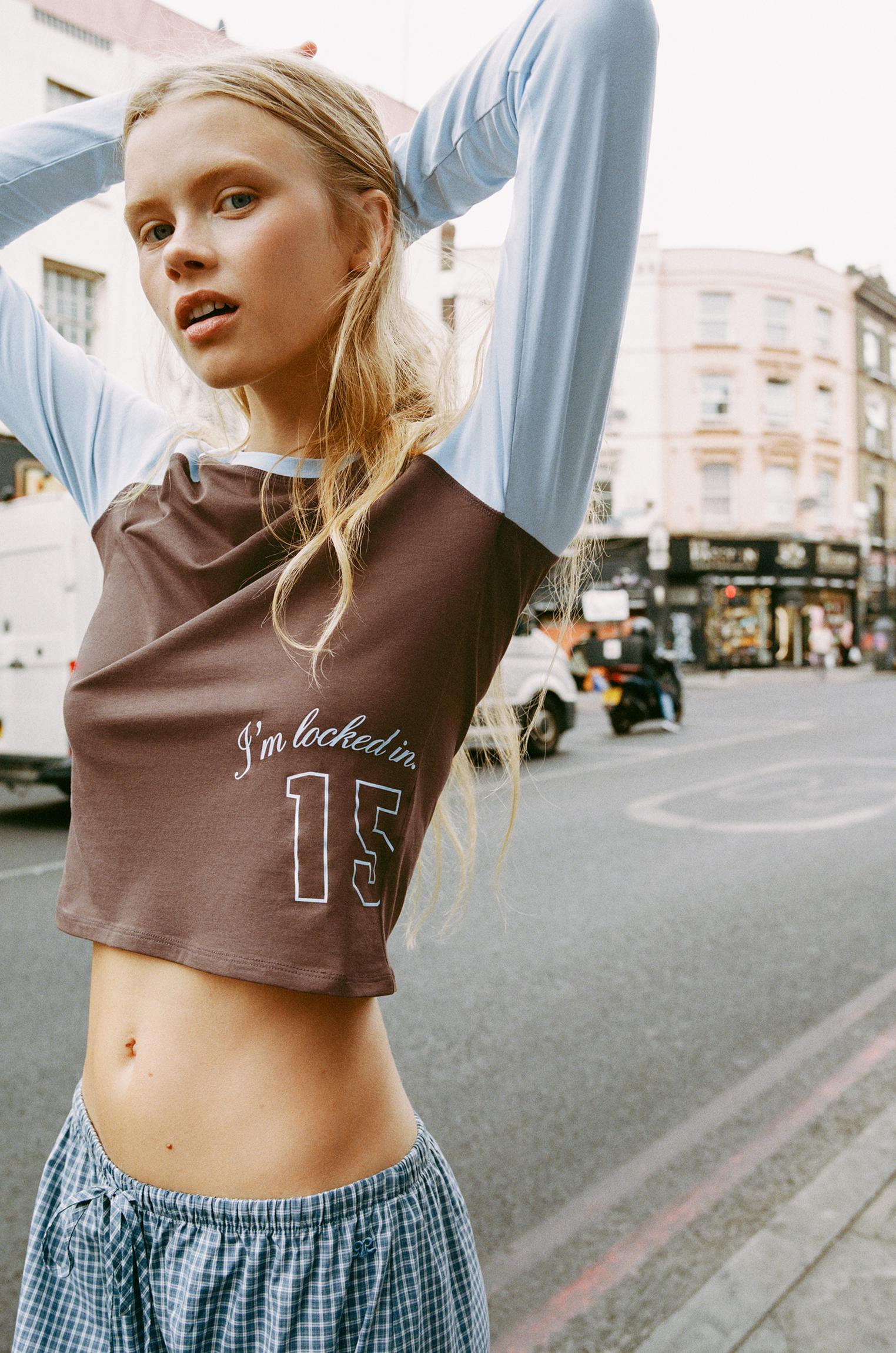 Number print raglan T-shirt — Brown