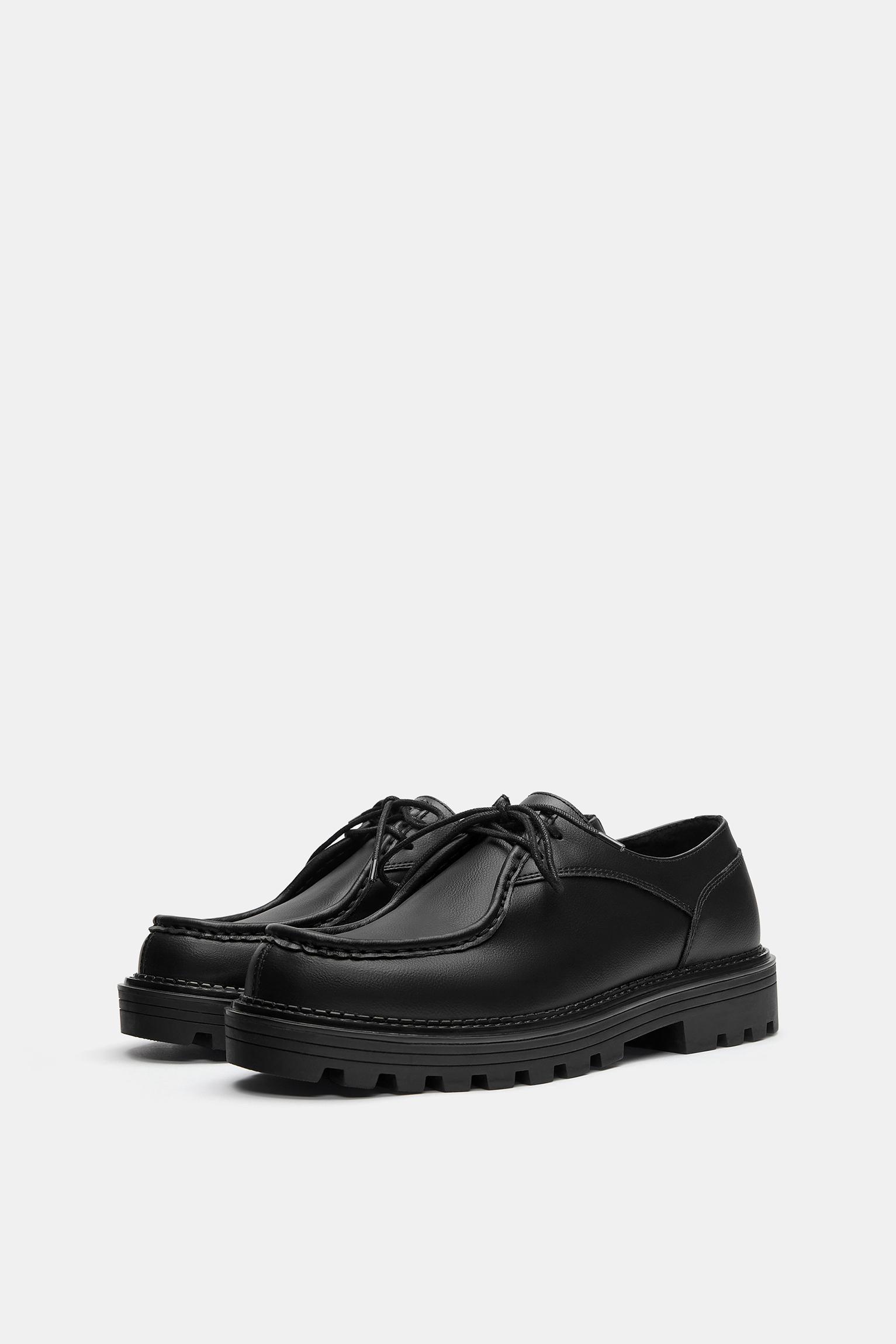 Lace-up flat shoes — Black
